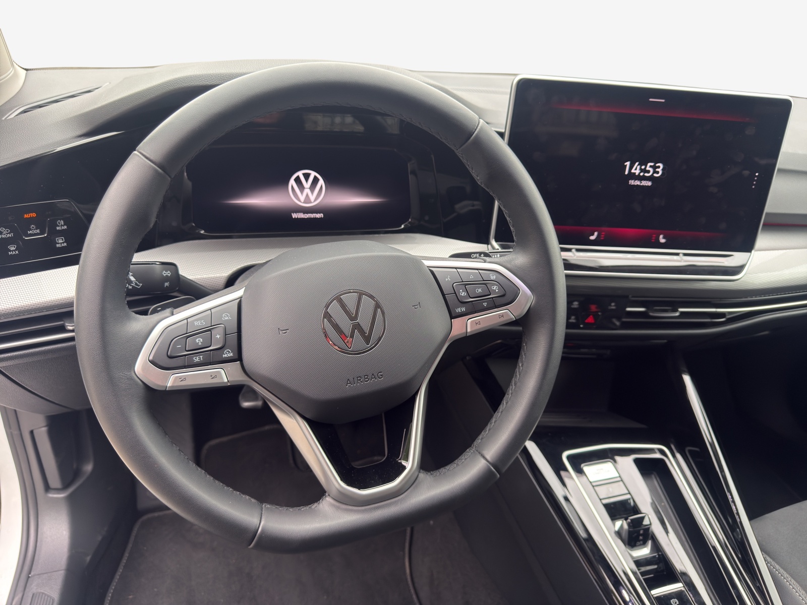 VW Golf 1.5 e TSI mHEV Style DSG-image-9