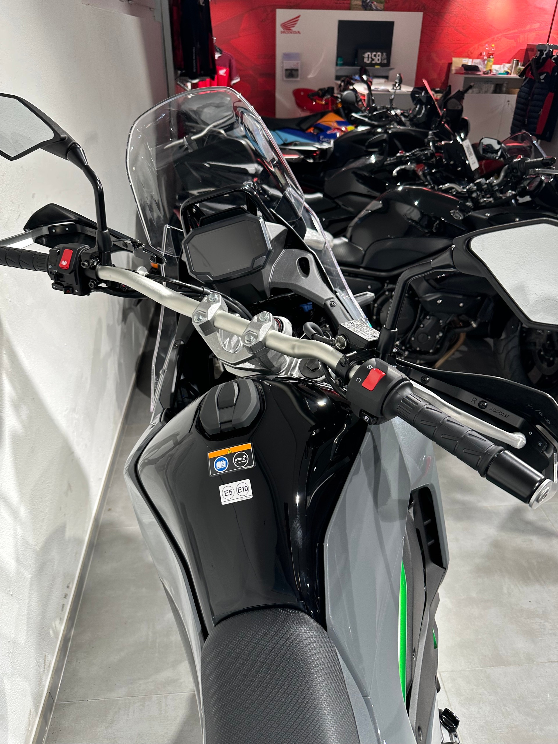 KAWASAKI KLE 500 SE-showroom-element-3