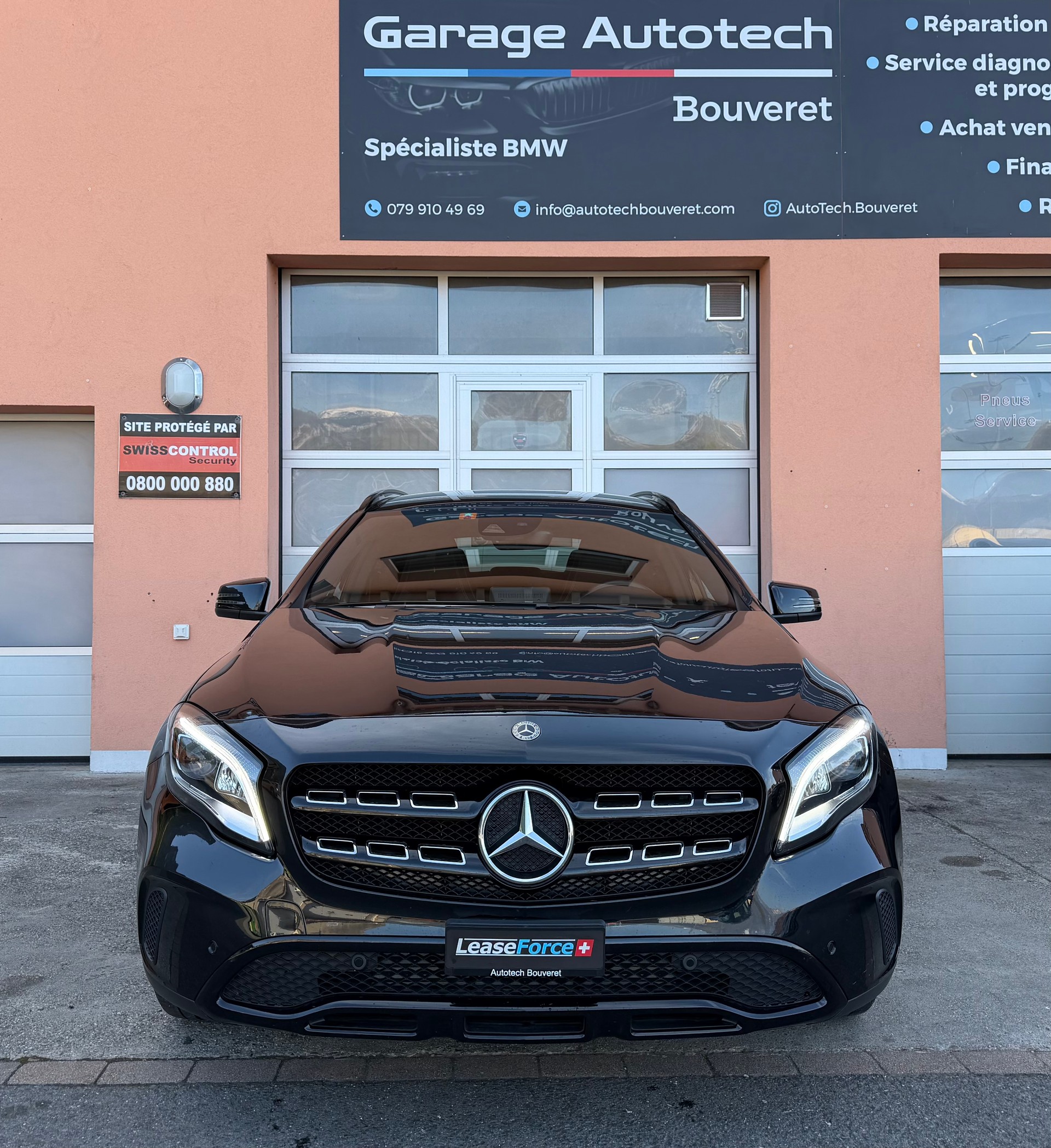 MERCEDES-BENZ GLA 200 Night Star 7G-DCT-image-4