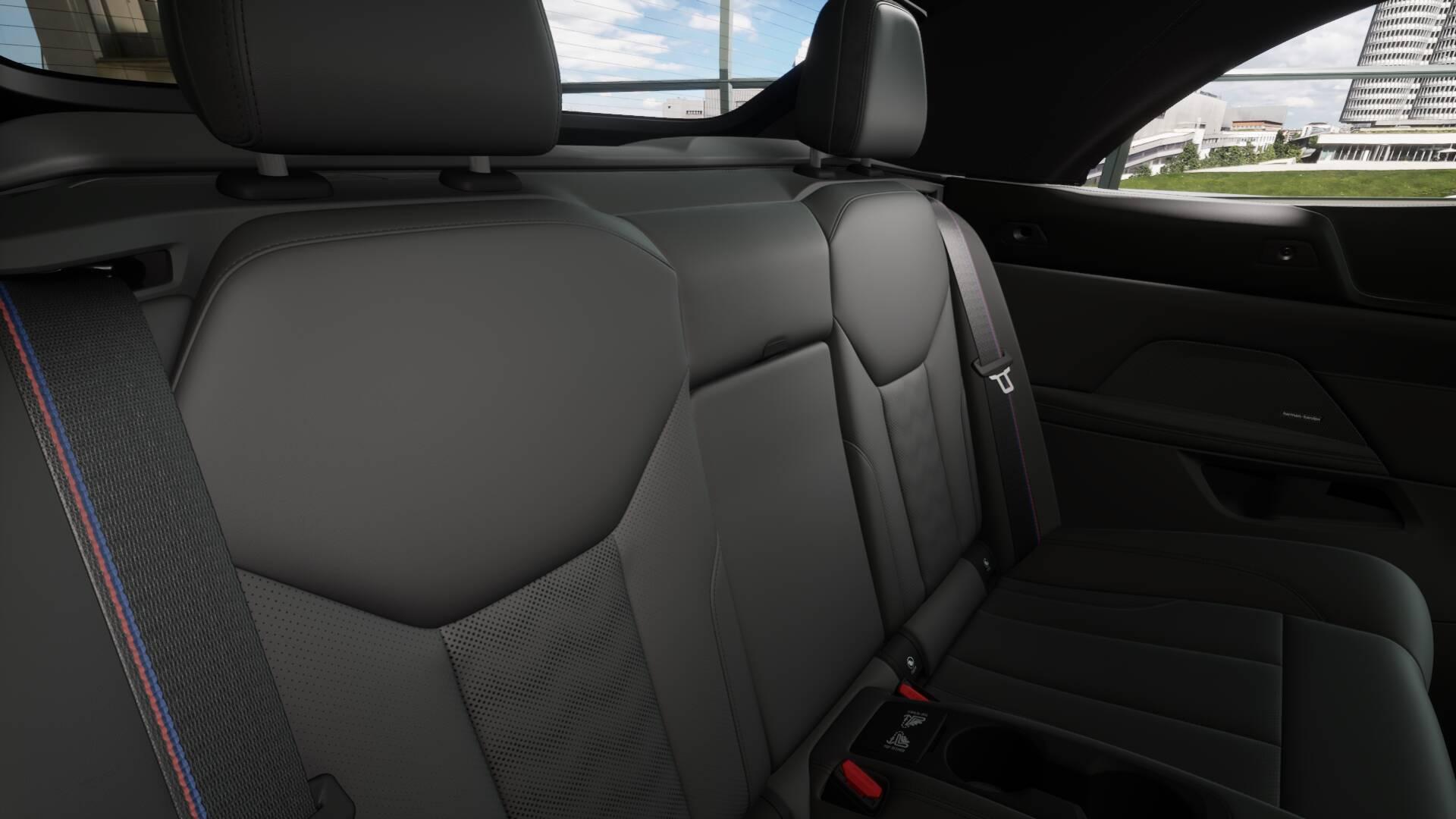 BMW M4 Competition xDrive Cabrio-image-11