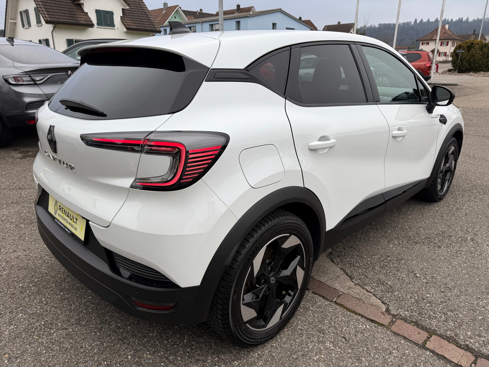 RENAULT Captur 1.3 TCe Techno-image-5