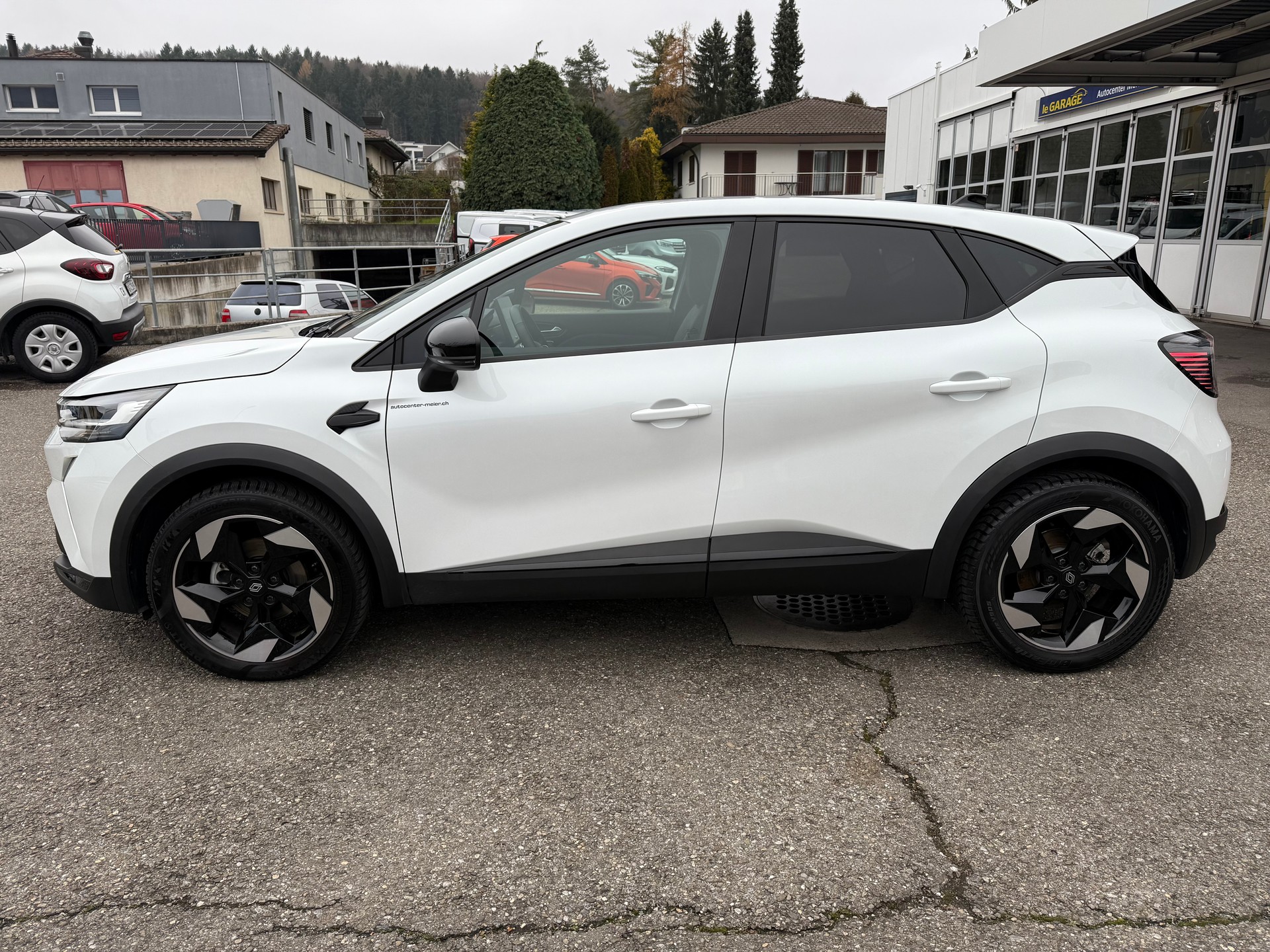 RENAULT Captur 1.3 TCe Techno-image-2