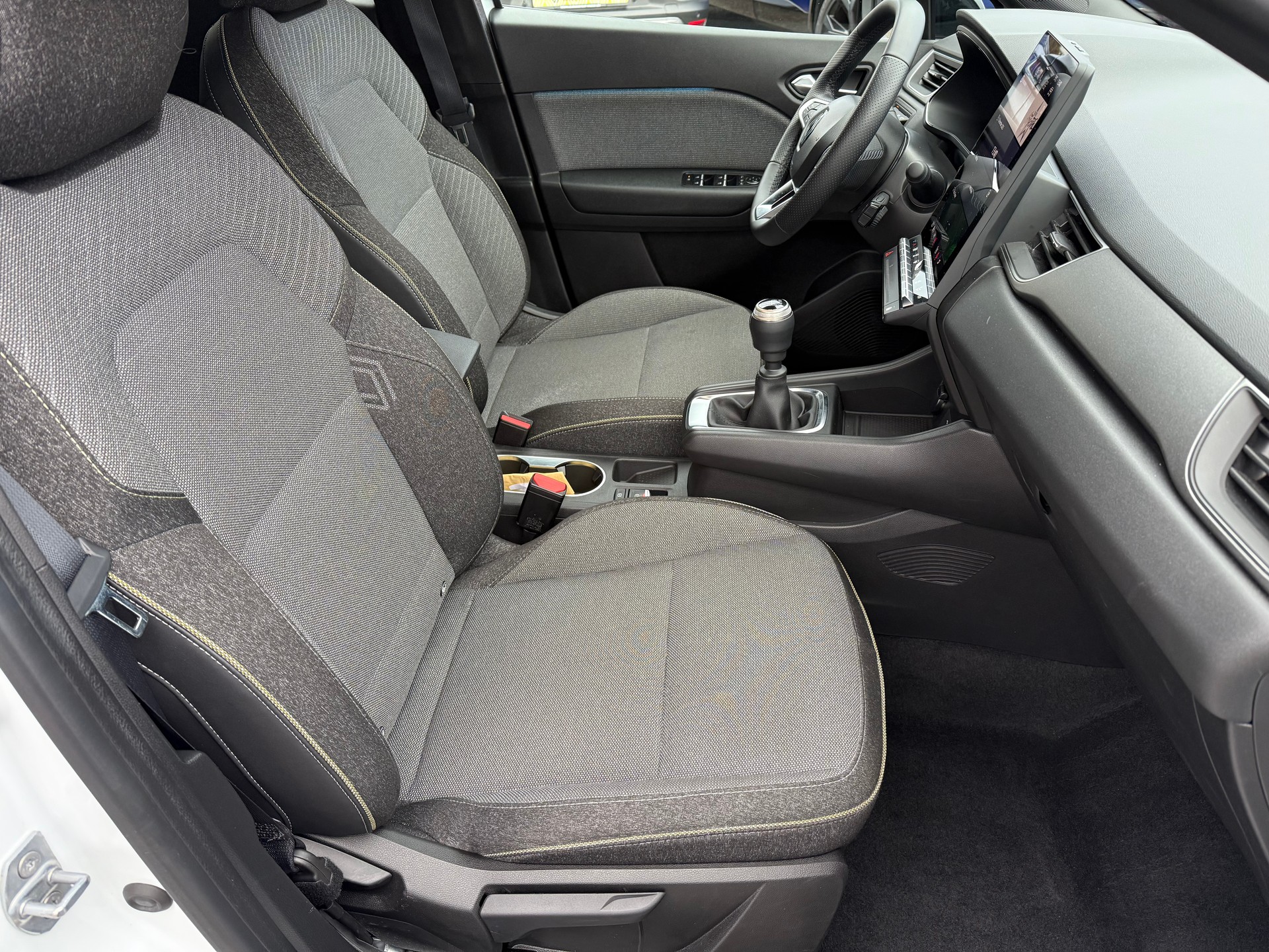 RENAULT Captur 1.3 TCe Techno-image-10