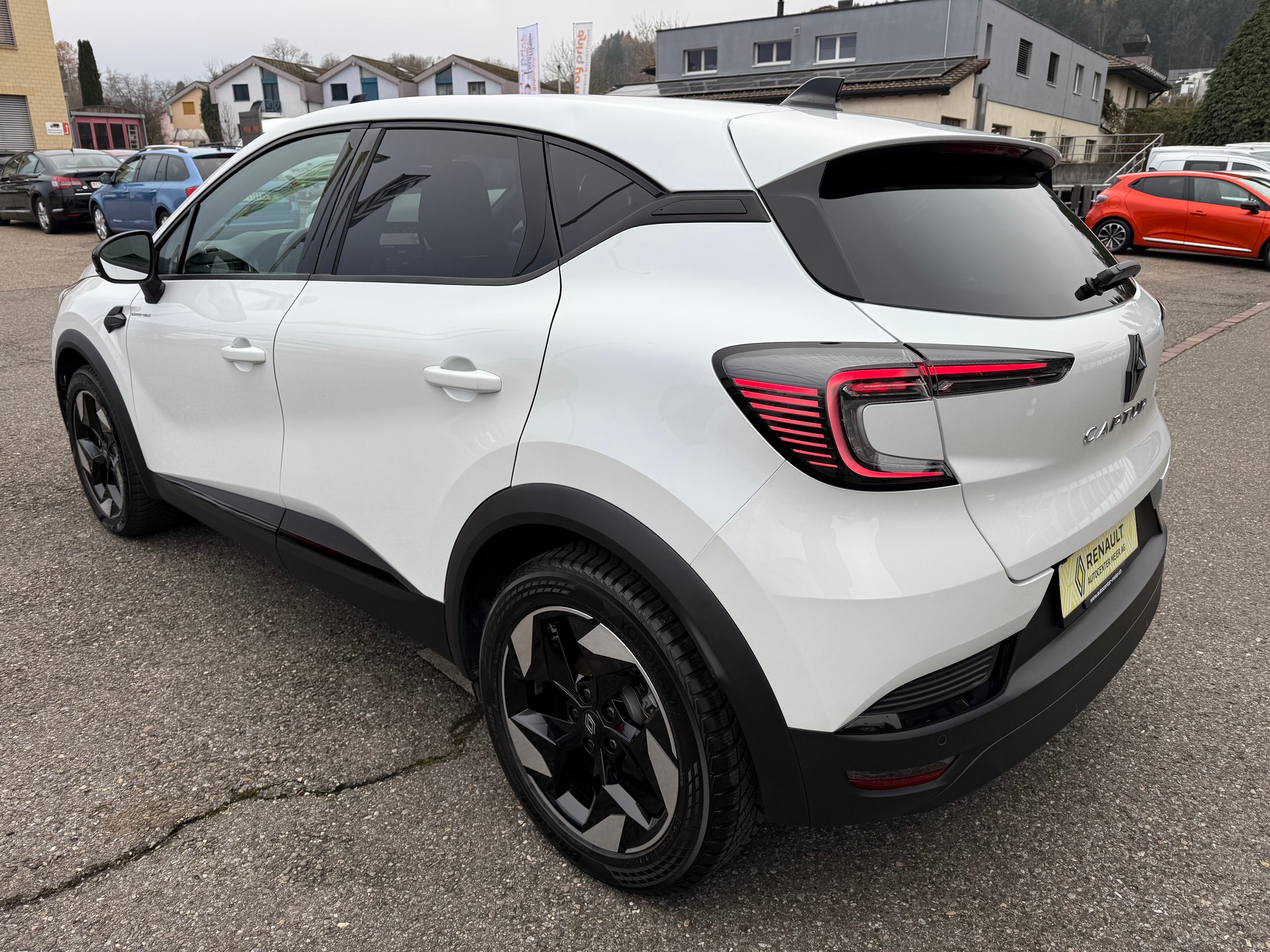 RENAULT Captur 1.3 TCe Techno-image-3