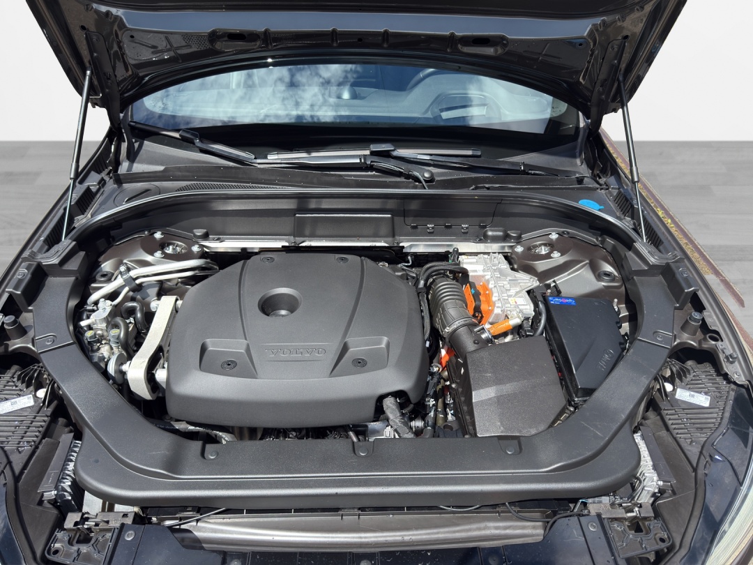 VOLVO XC60 T8 eAWD R-Design Geartronic-image-15