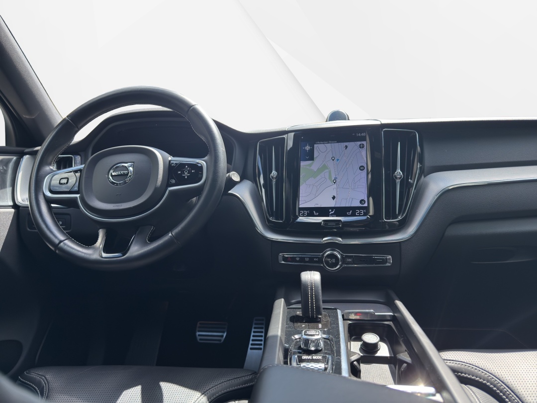 VOLVO XC60 T8 eAWD R-Design Geartronic-image-9