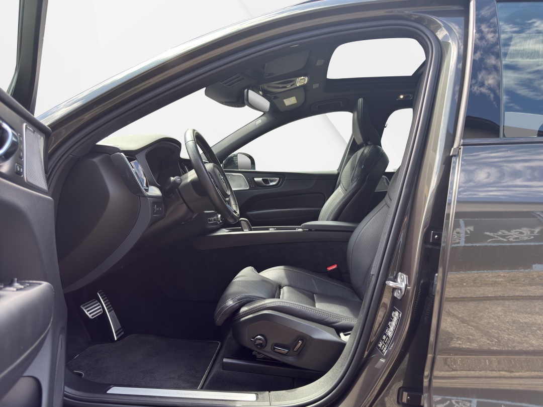 VOLVO XC60 T8 eAWD R-Design Geartronic-image-8