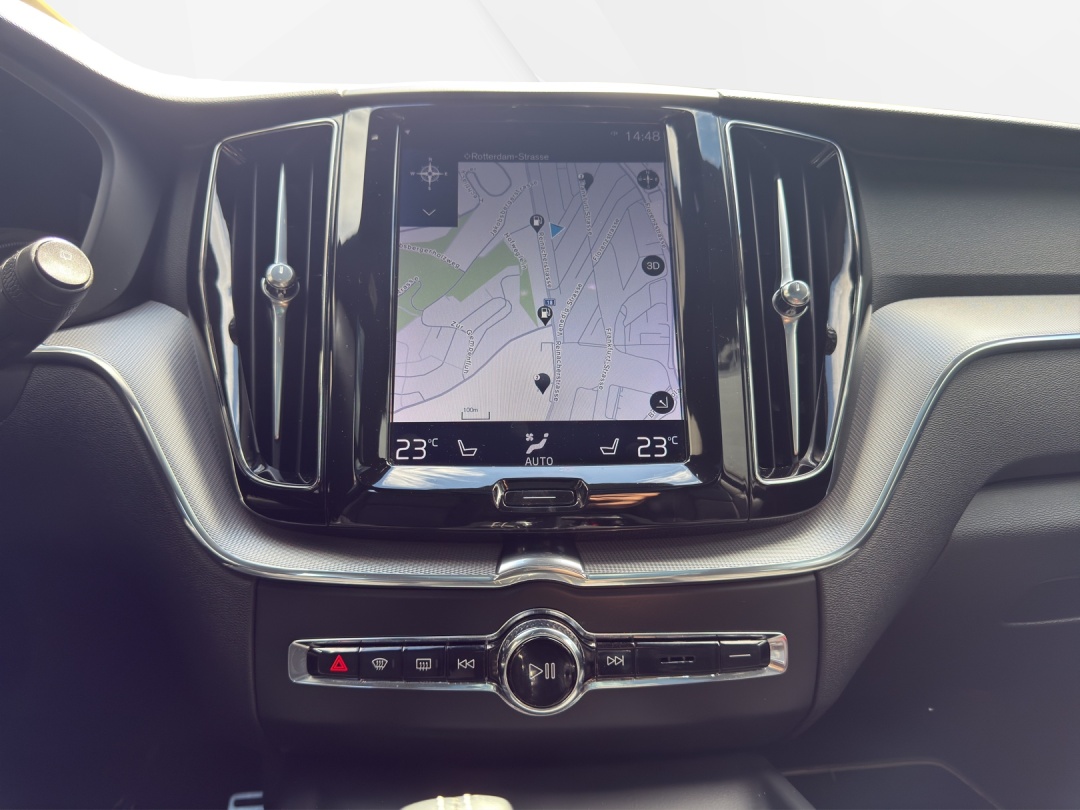 VOLVO XC60 T8 eAWD R-Design Geartronic-image-13