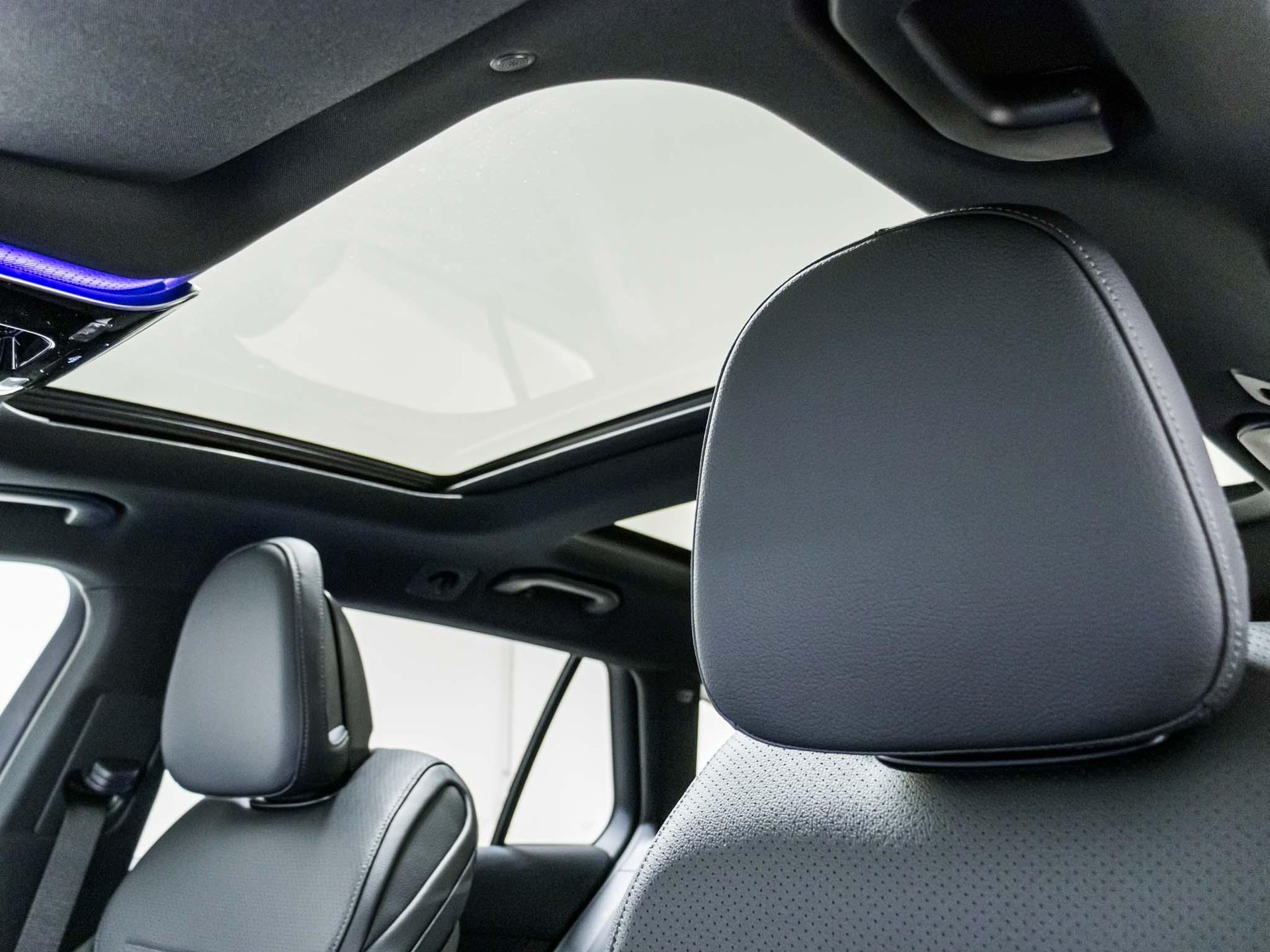 MERCEDES-BENZ C 300 4MATIC T-Modell-image-8
