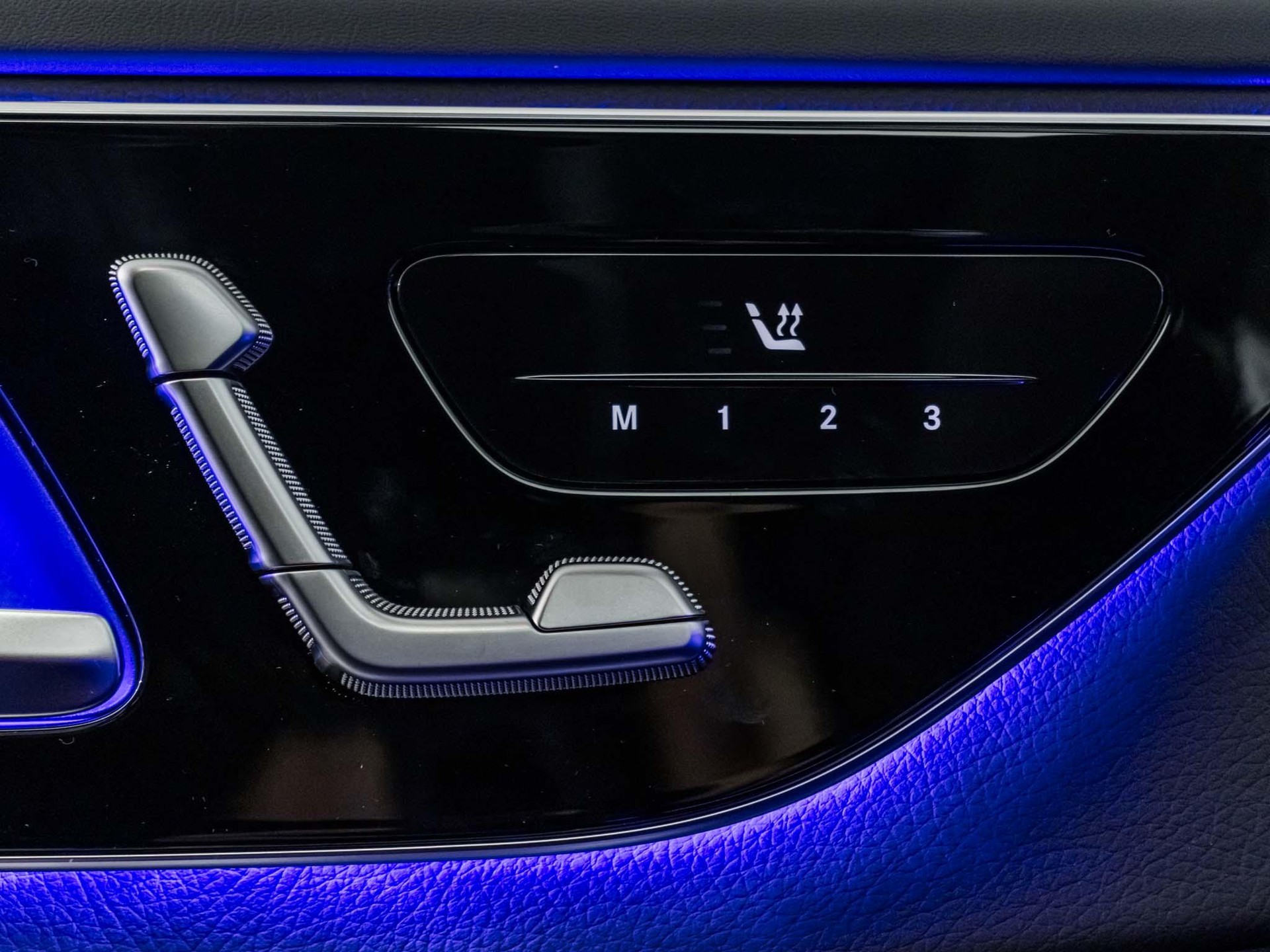 MERCEDES-BENZ C 300 4MATIC T-Modell-image-12