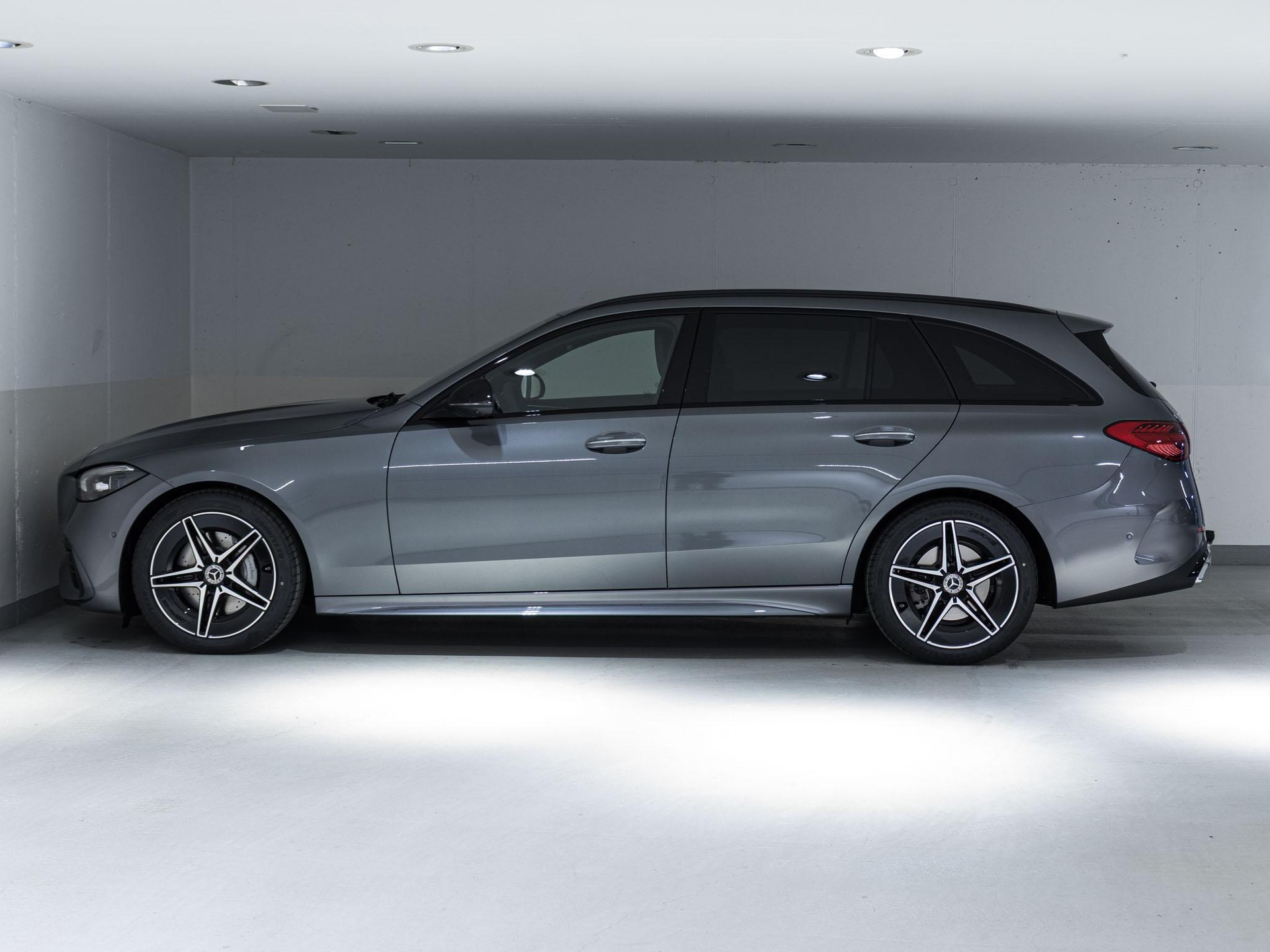 MERCEDES-BENZ C 300 4MATIC T-Modell-image-4