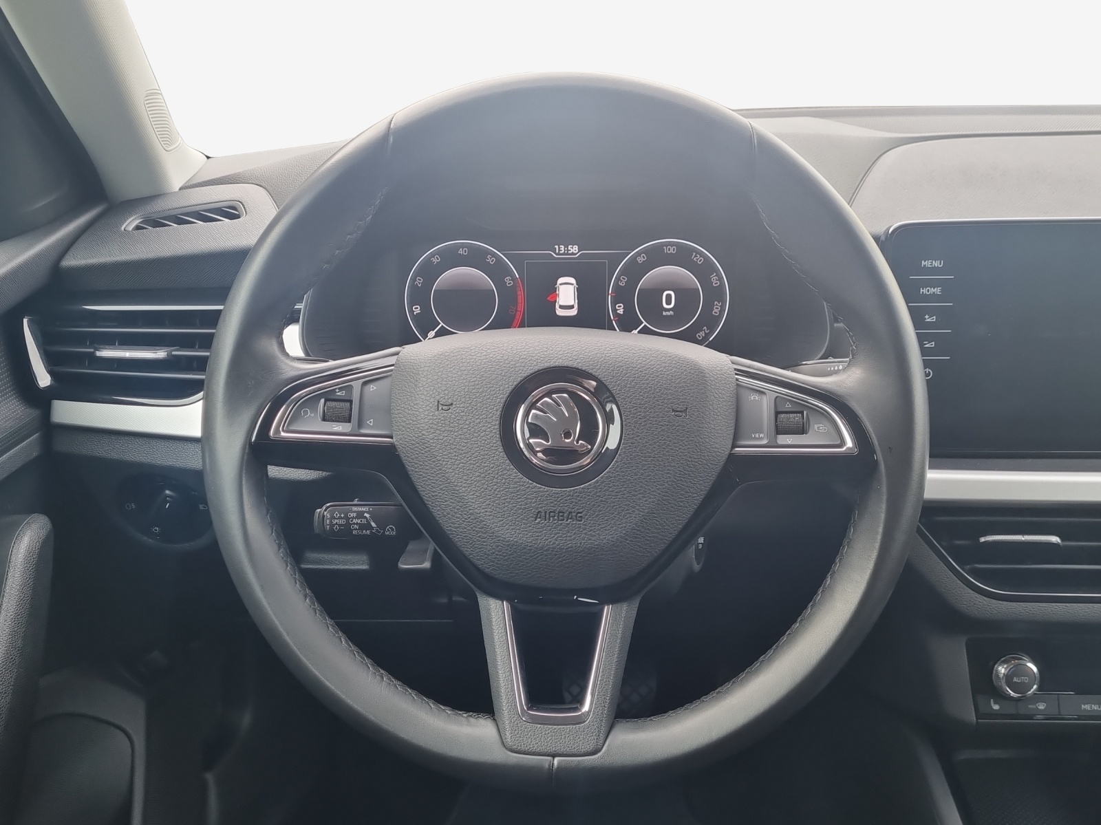 SKODA Kamiq 1.0 TSI Ambition DSG-image-9