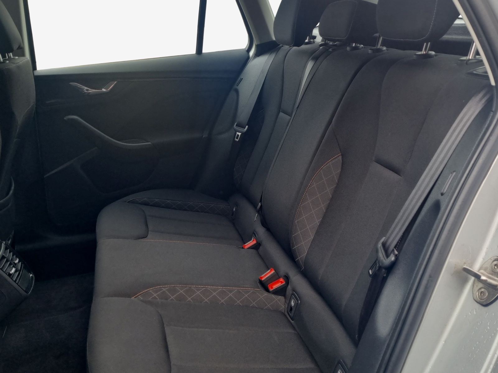 SKODA Kamiq 1.0 TSI Ambition DSG-image-11