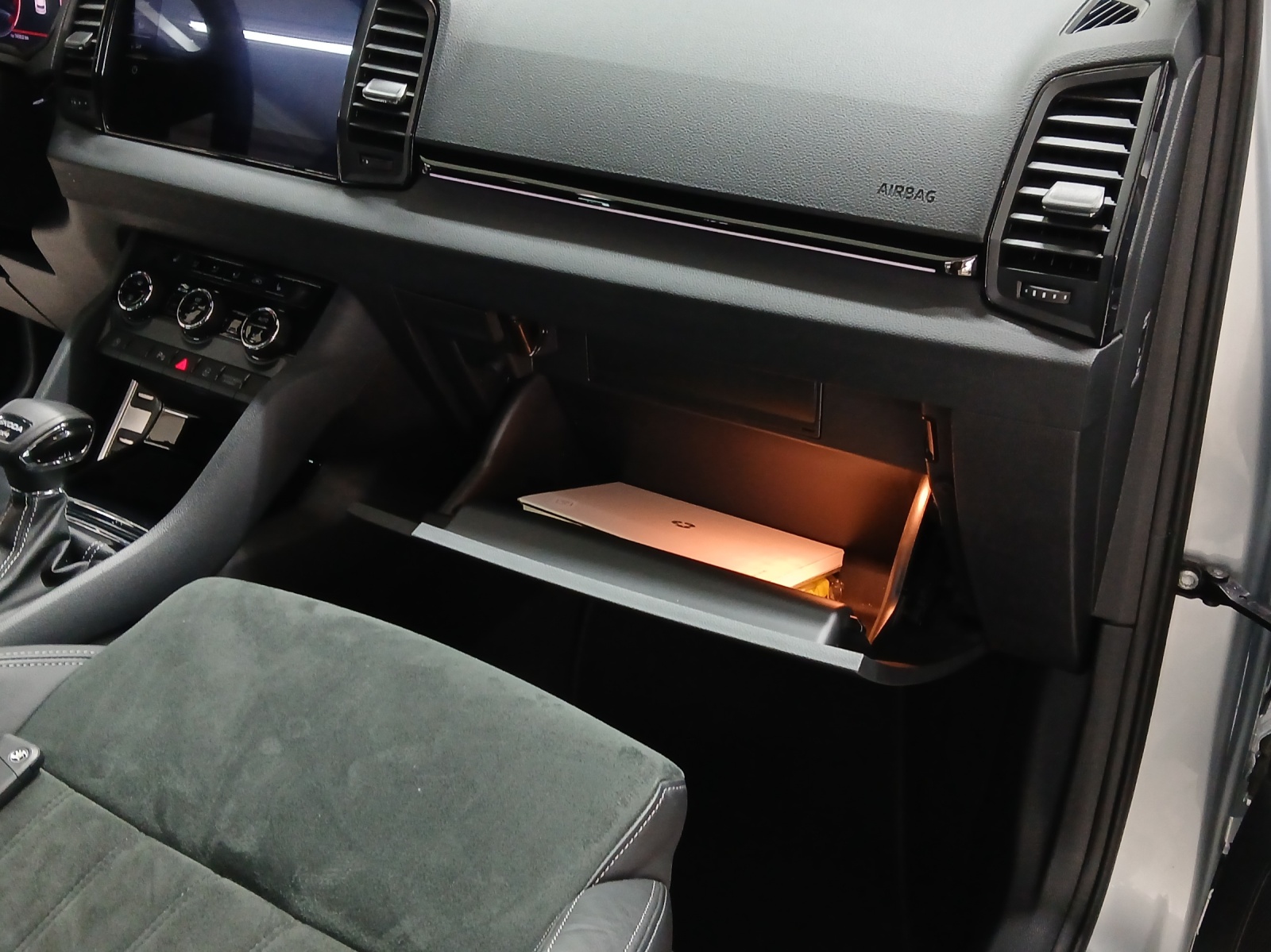 SKODA Karoq 2.0 TSI SportLine 4x4 DSG-image-15
