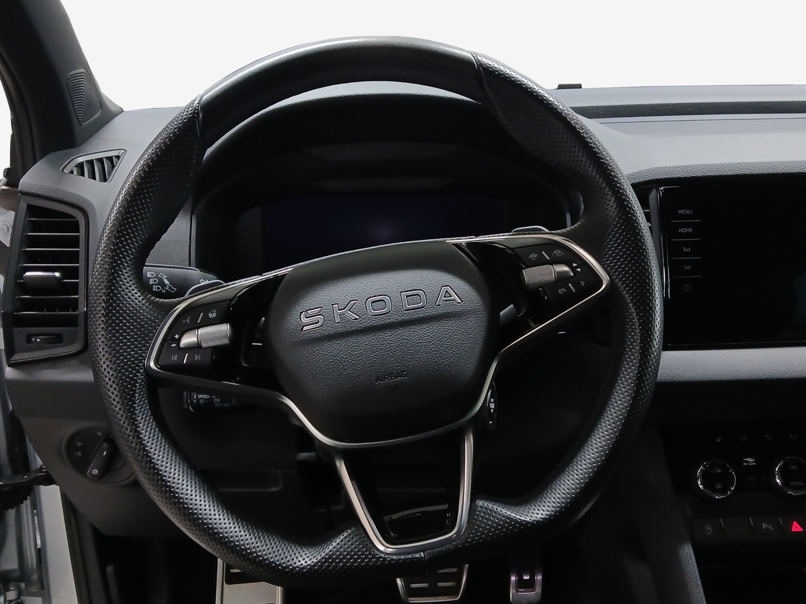SKODA Karoq 2.0 TSI SportLine 4x4 DSG-image-9