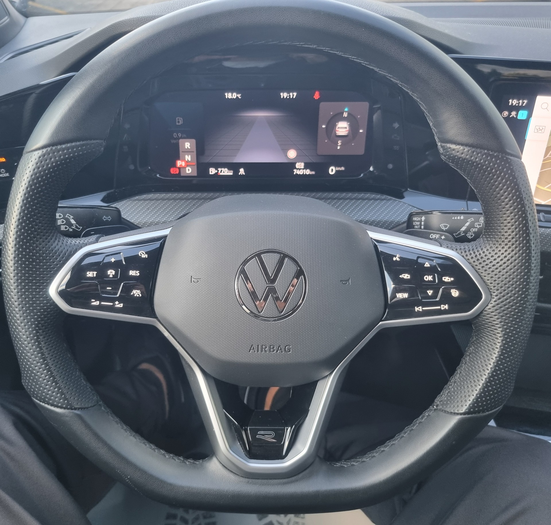 VW Golf VIII 1.5 e TSI 2 x R-Line DSG-image-4