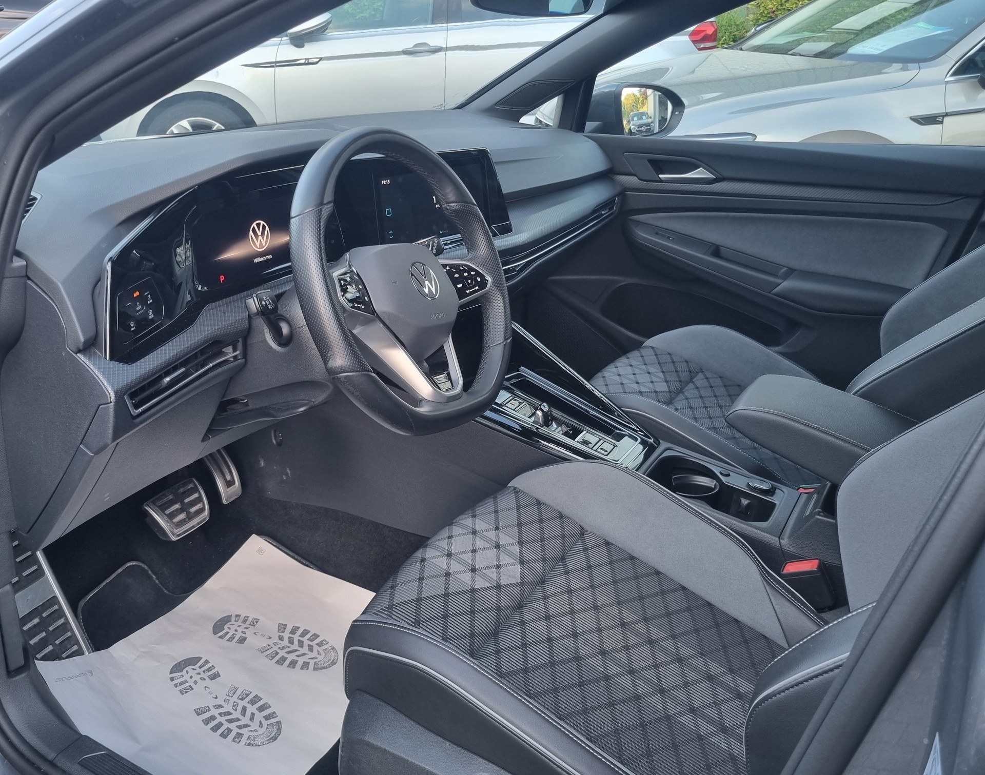 VW Golf VIII 1.5 e TSI 2 x R-Line DSG-image-9