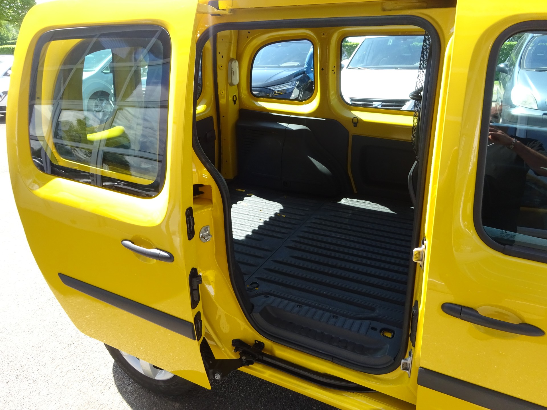 RENAULT Kangoo Maxi Z.E. 33 R60 Access 2 Plätze-image-11