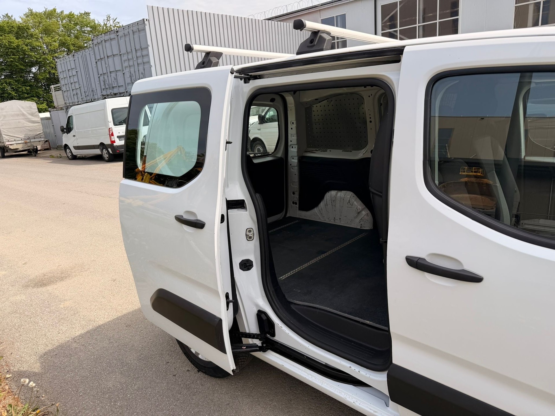 CITROEN Berlingo Van 1.5 Blue HDi 130 s/s Worker EAT8 1000kg-image-8