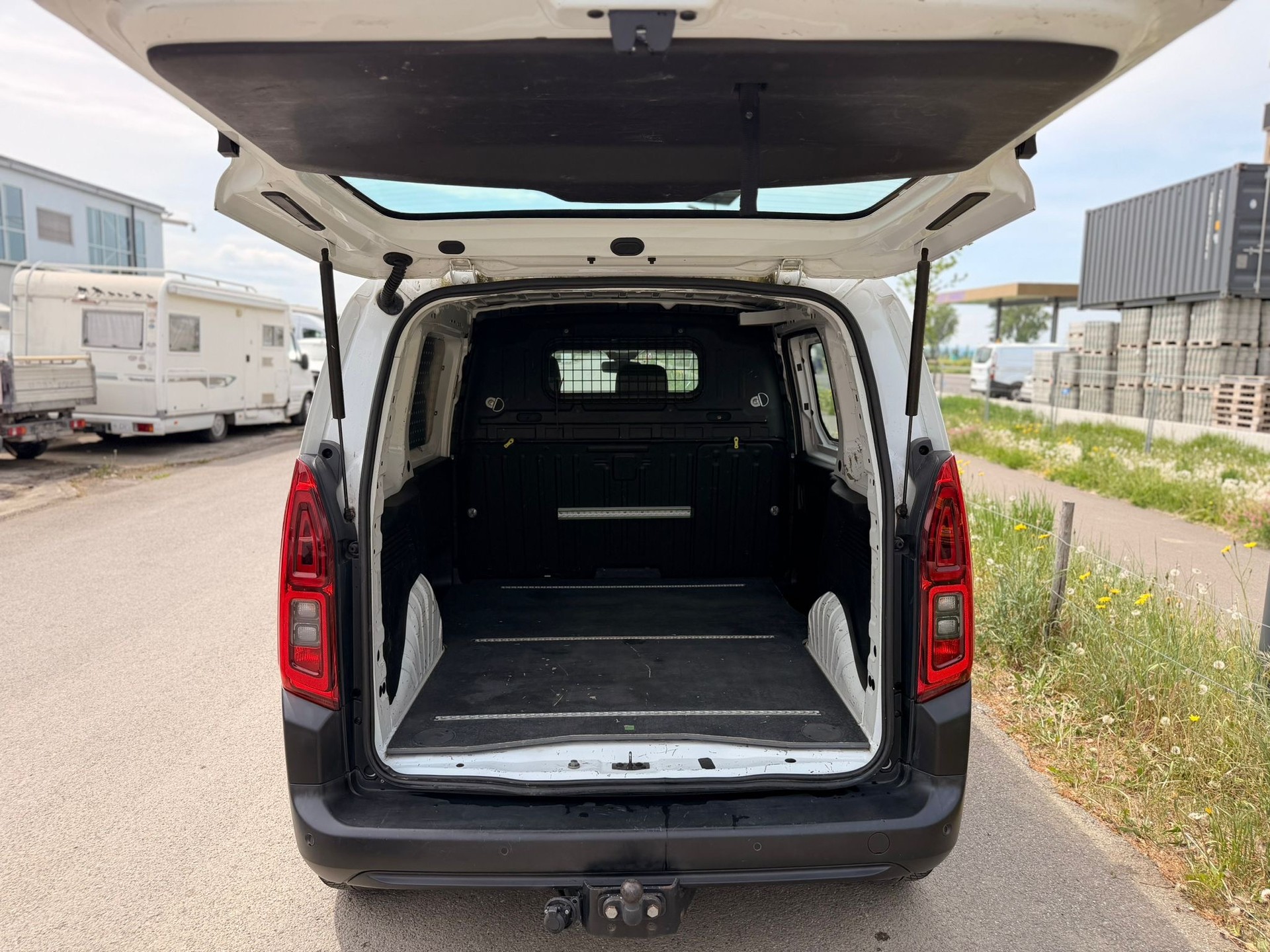 CITROEN Berlingo Van 1.5 Blue HDi 130 s/s Worker EAT8 1000kg-image-9