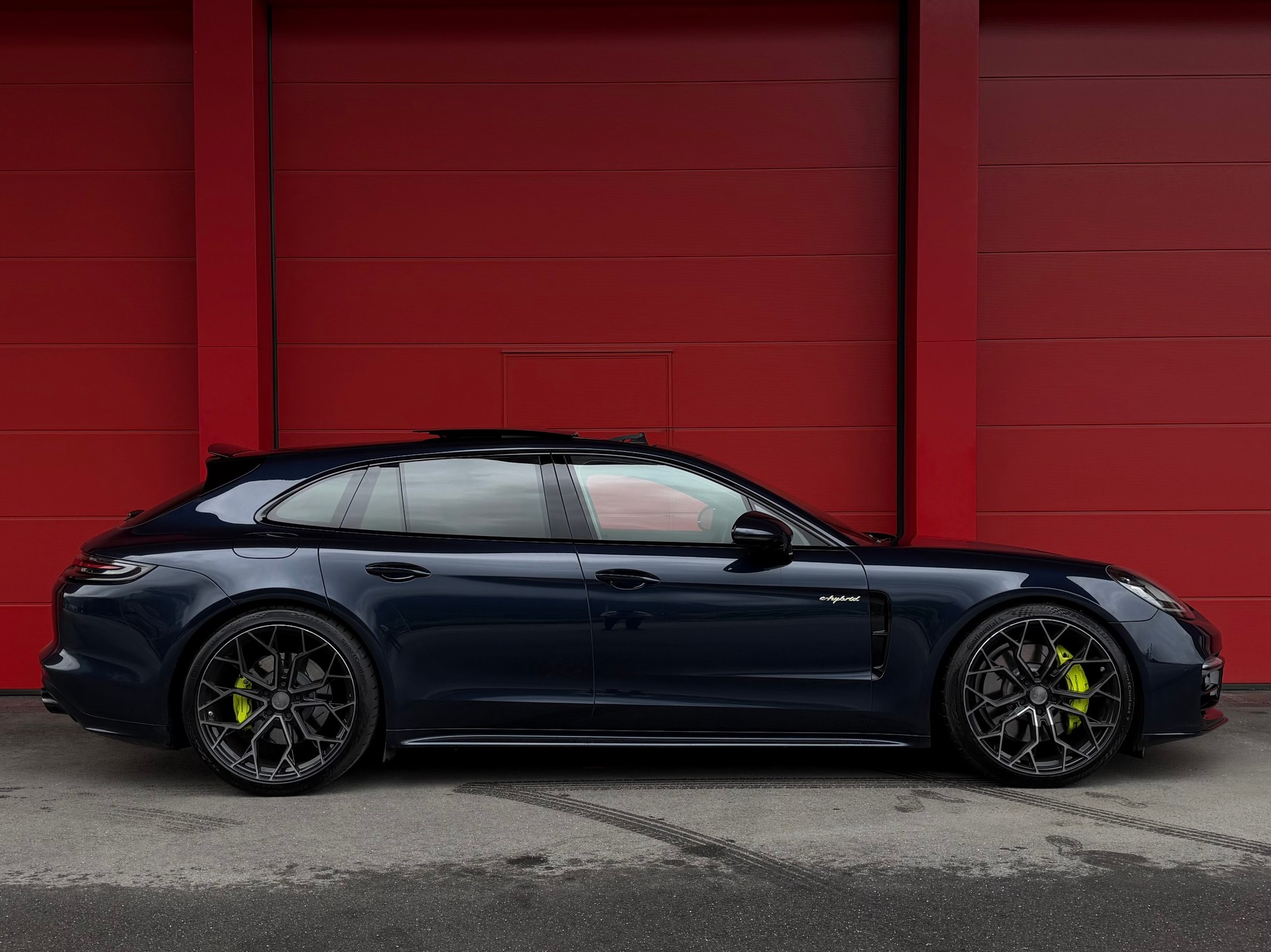 PORSCHE Panamera 4 E-Hybrid Sport Turismo PDK *CH-Fahrzeug*-image-2