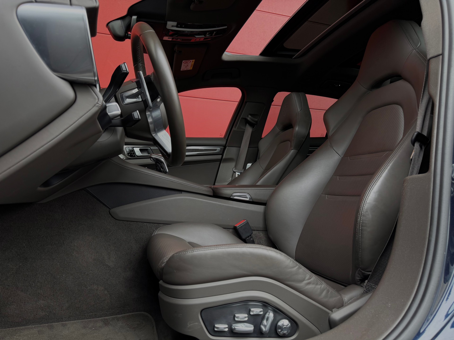 PORSCHE Panamera 4 E-Hybrid Sport Turismo PDK *CH-Fahrzeug*-image-12