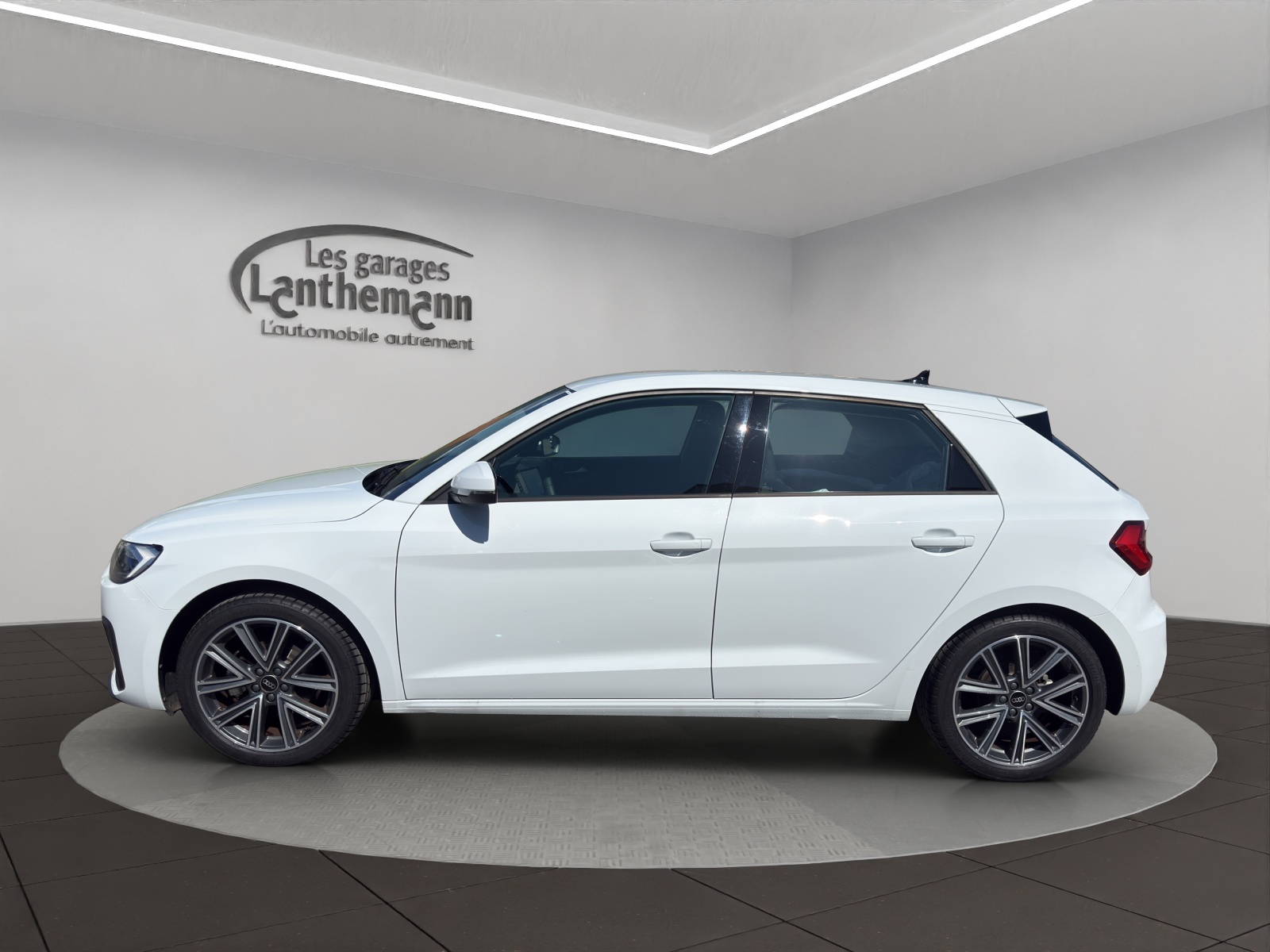 AUDI A1 Sportback 30 TFSI Attraction S-tronic-image-1