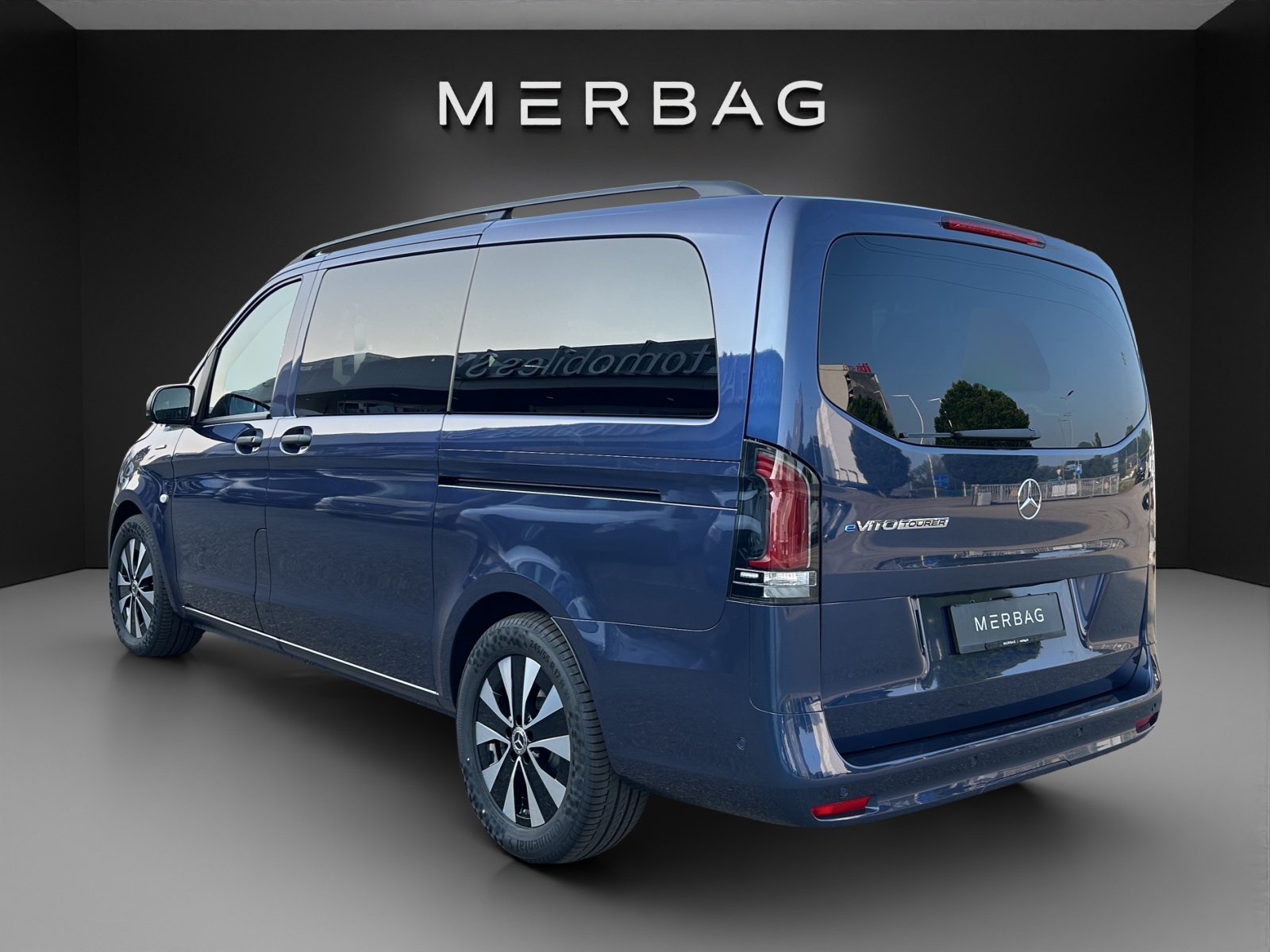 MERCEDES-BENZ eVito Tourer 90kWh Lang-image-2