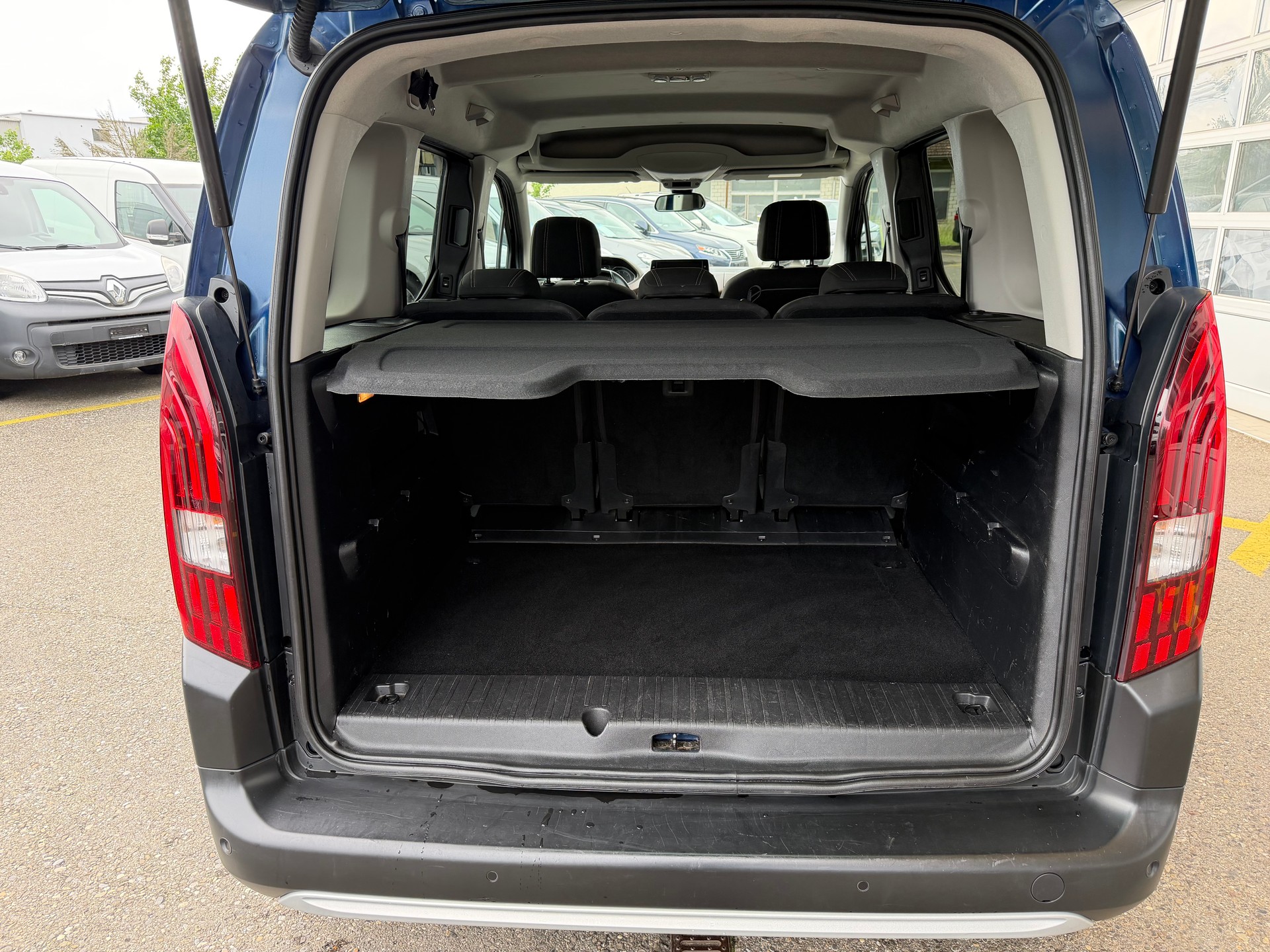 PEUGEOT Rifter 1.5 BlueHDi GT Line-image-13