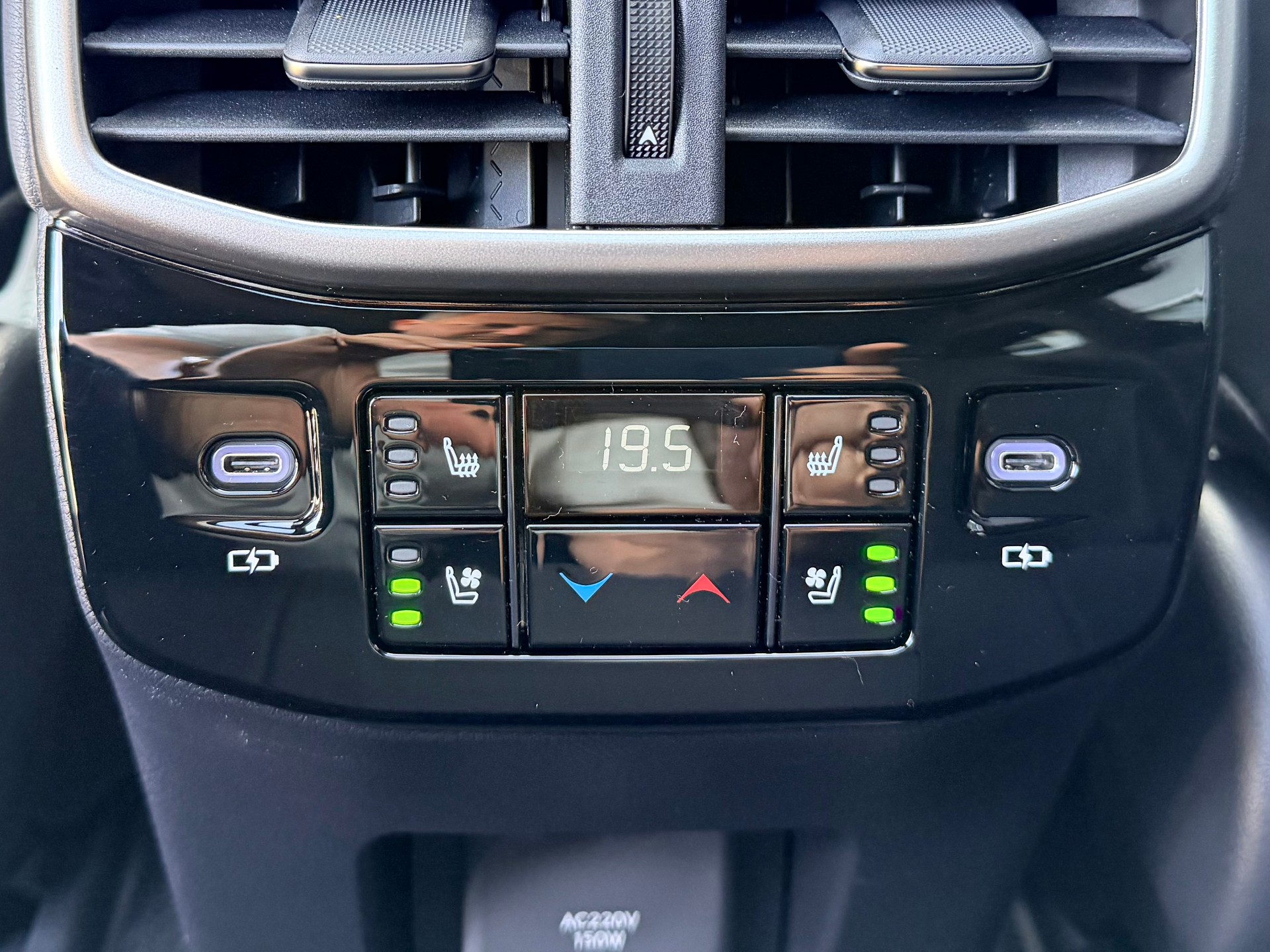 LEXUS RX 450h+ Ecxellence AWD CVT-image-15