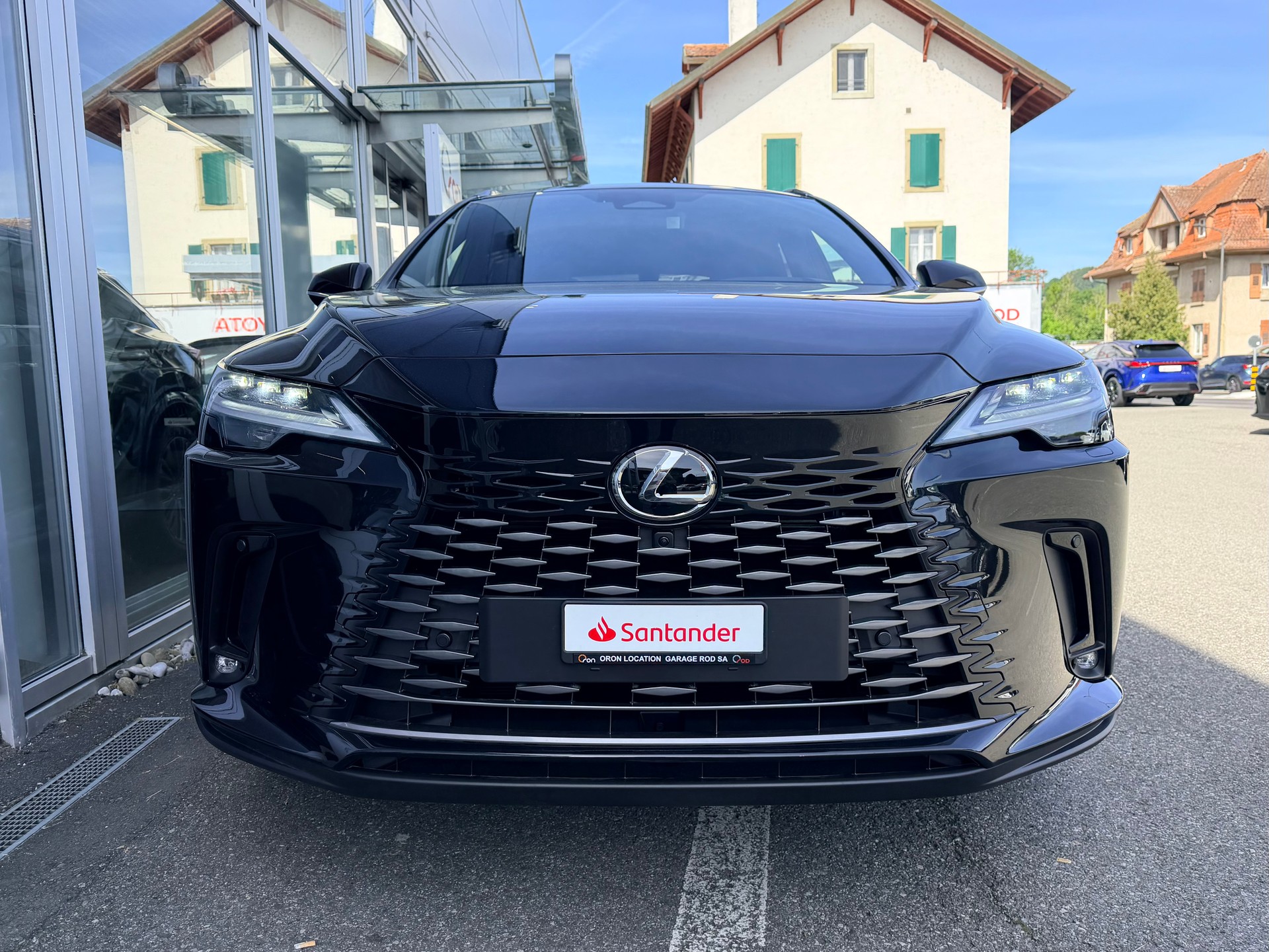 LEXUS RX 450h+ Ecxellence AWD CVT-showroom-element-2