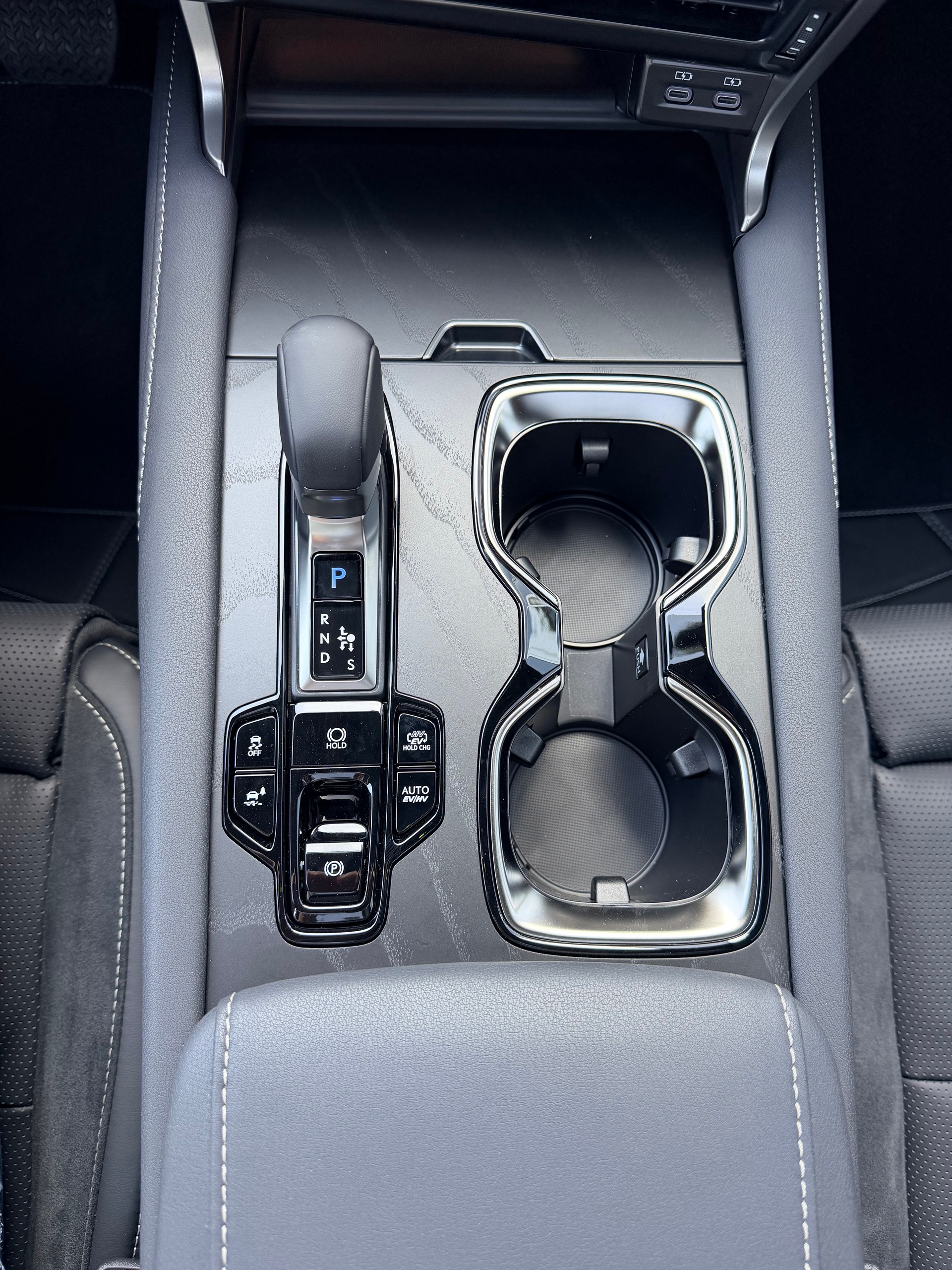 LEXUS RX 450h+ Ecxellence AWD CVT-image-21