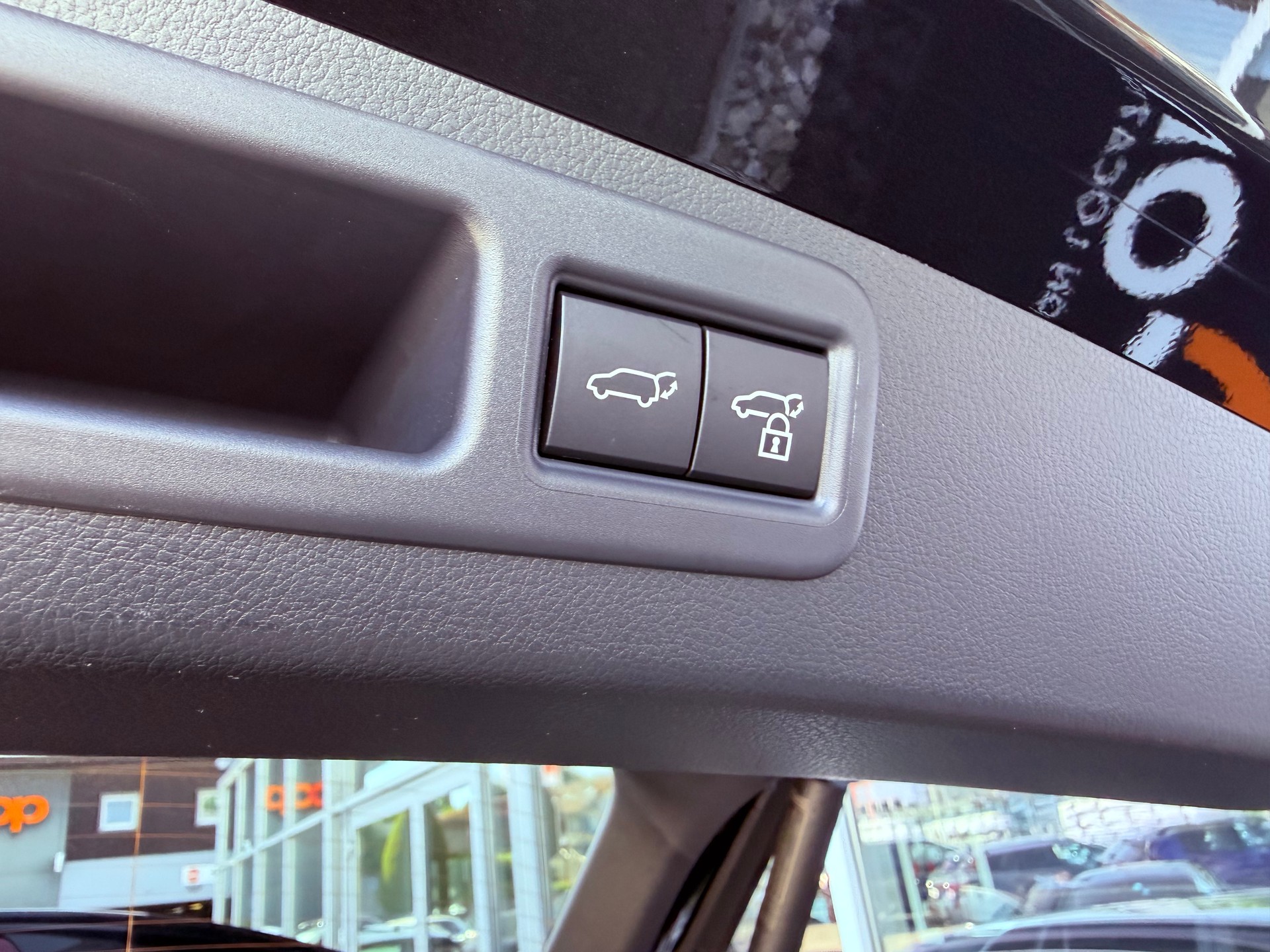 LEXUS RX 450h+ Ecxellence AWD CVT-image-18