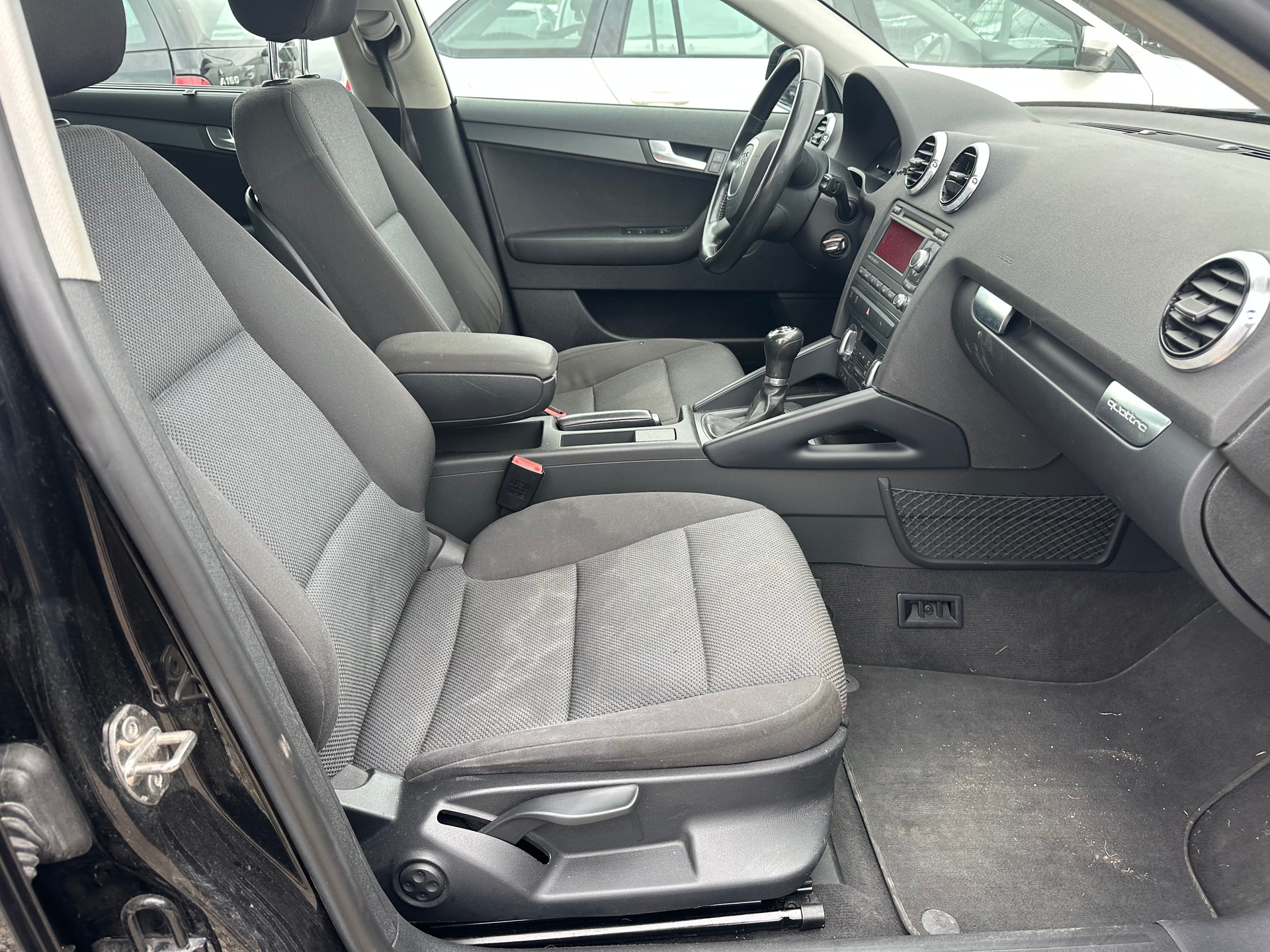 AUDI A3 Sportback 2.0 TDI Attraction quattro-image-10