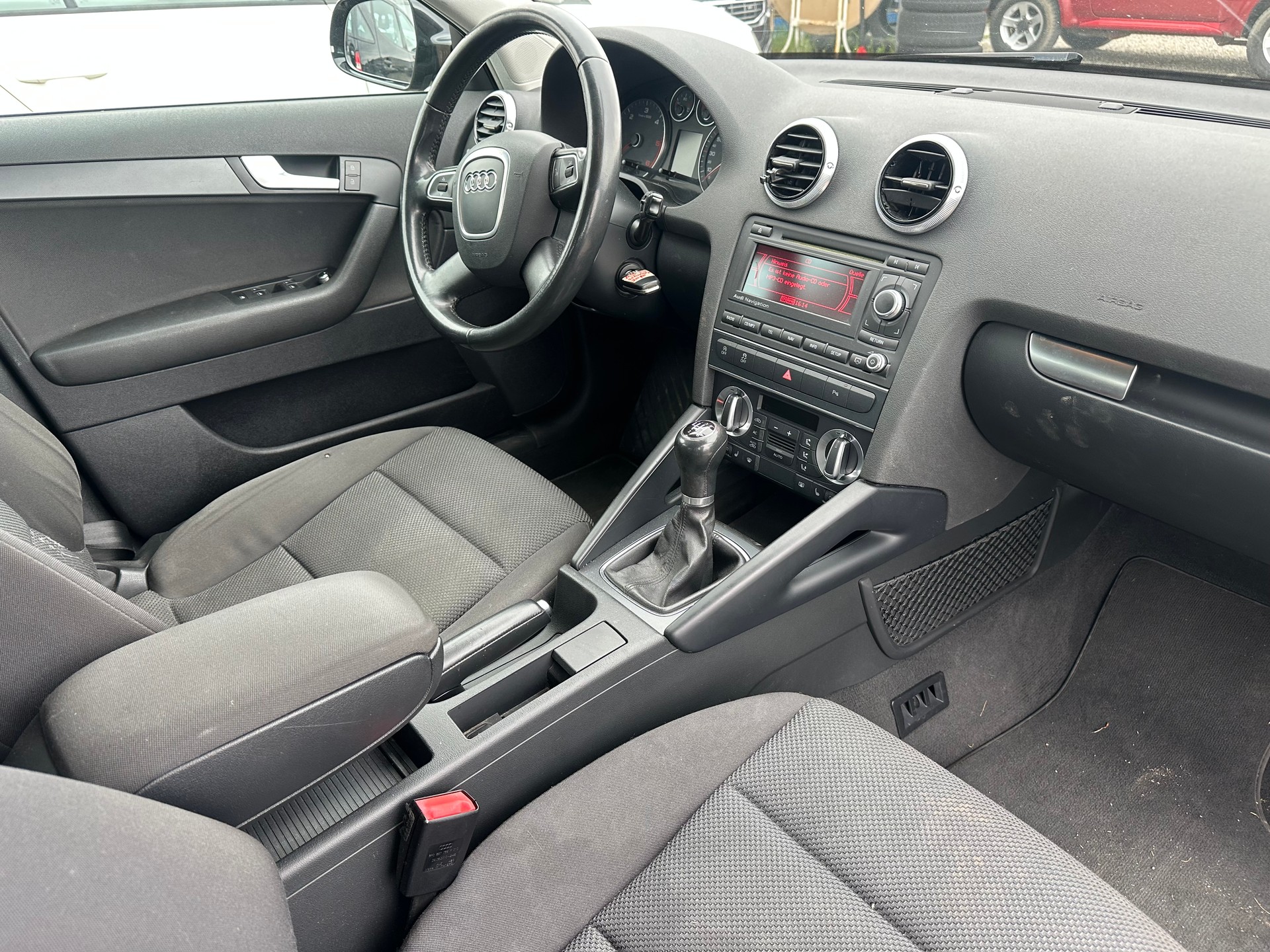 AUDI A3 Sportback 2.0 TDI Attraction quattro-image-13