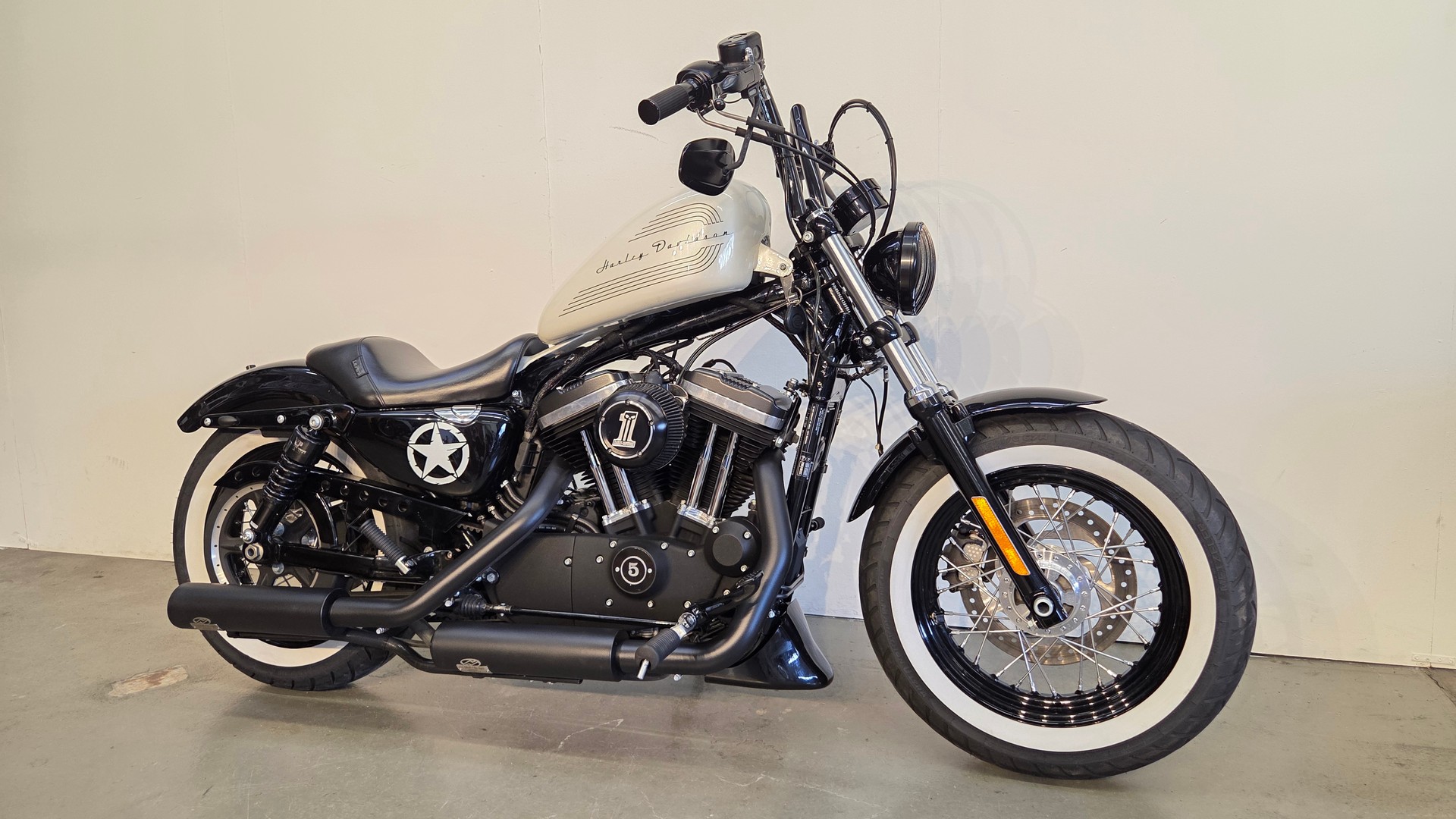 HARLEY-DAVIDSON XL 1200 X Forty Eight ABS-showroom-element-2