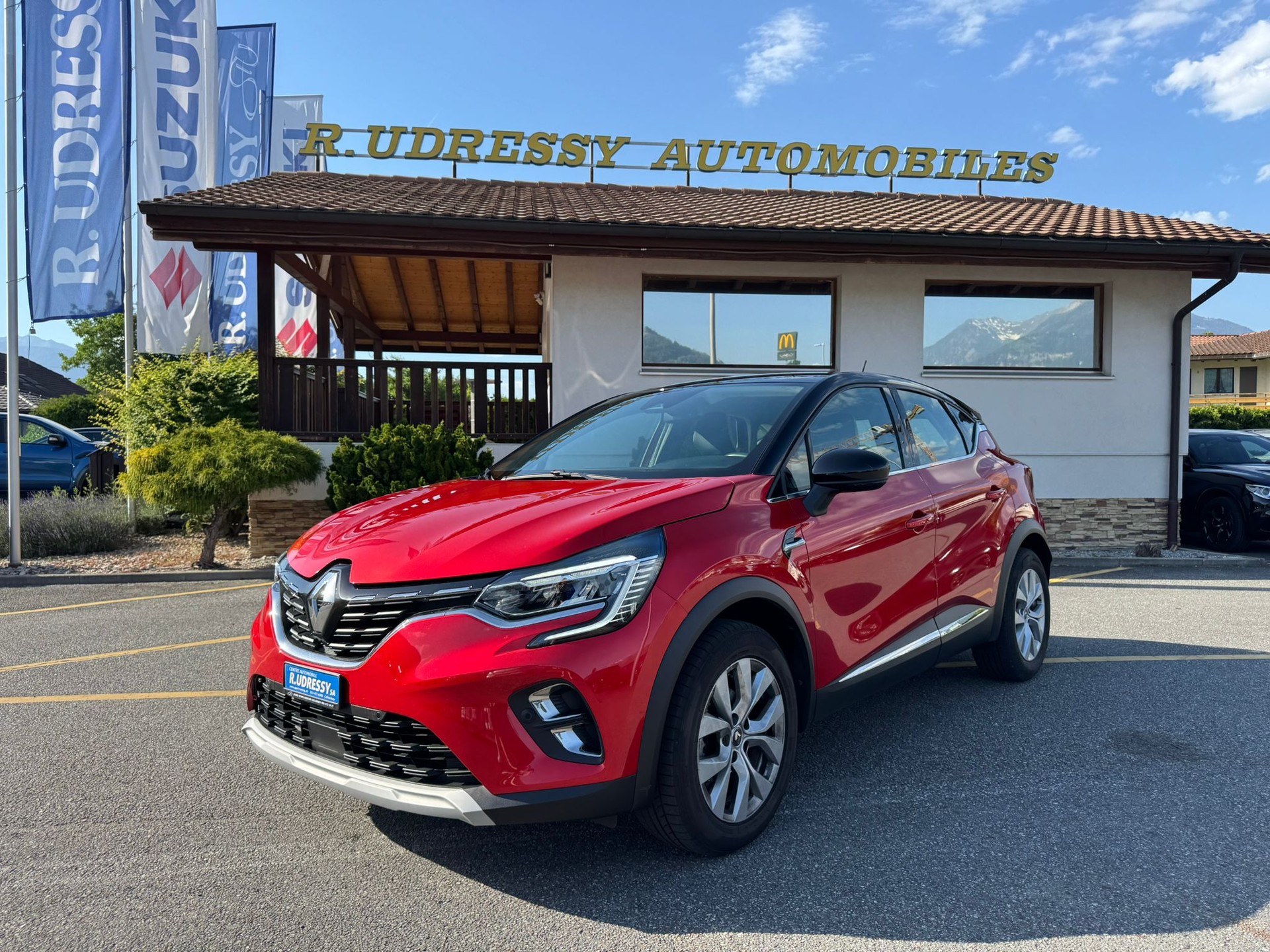 RENAULT Captur 1.3 TCe EDC Intens EDC-image-0