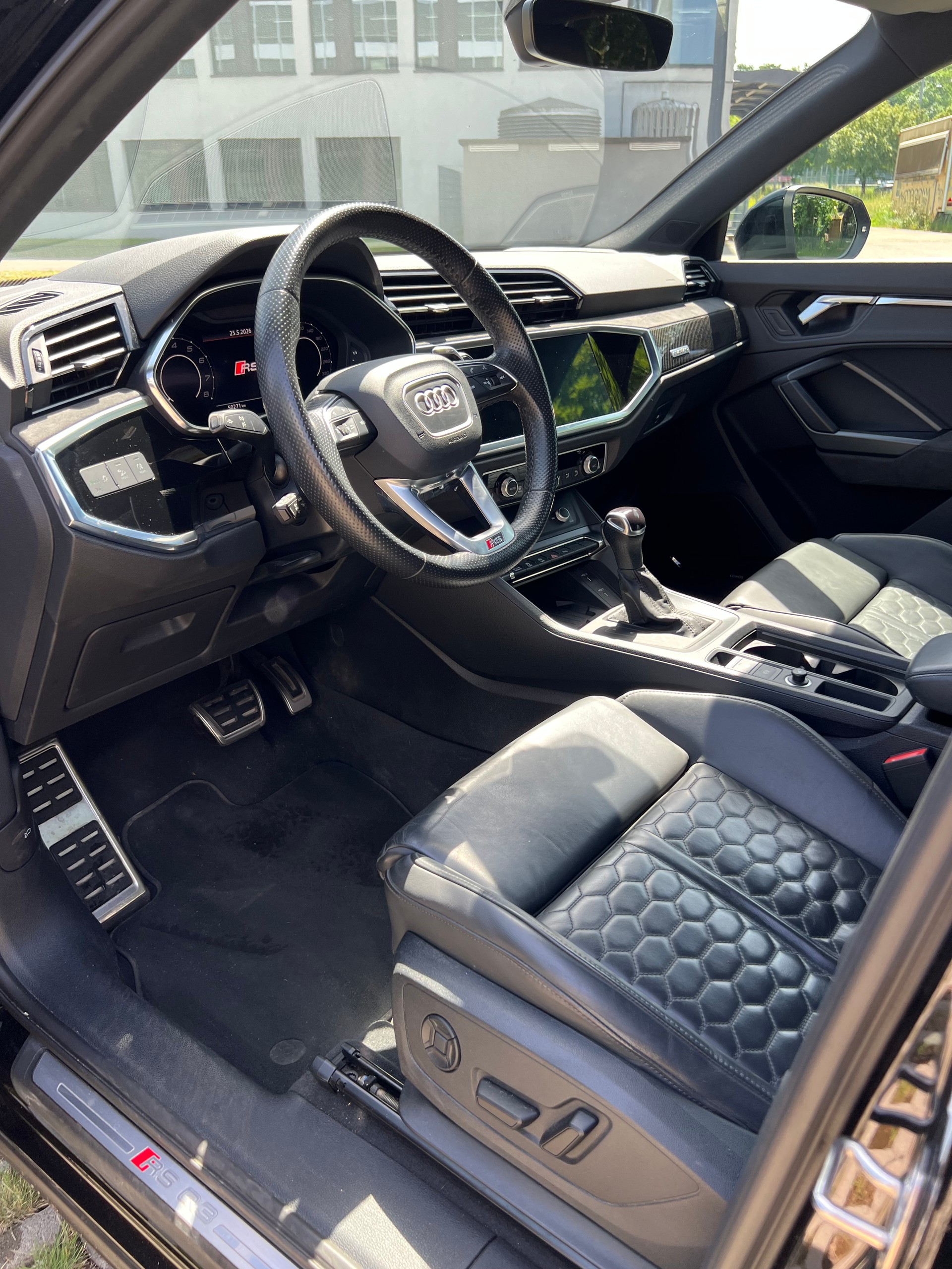 AUDI 2.5 TFSI quattro S-Tronic-image-8