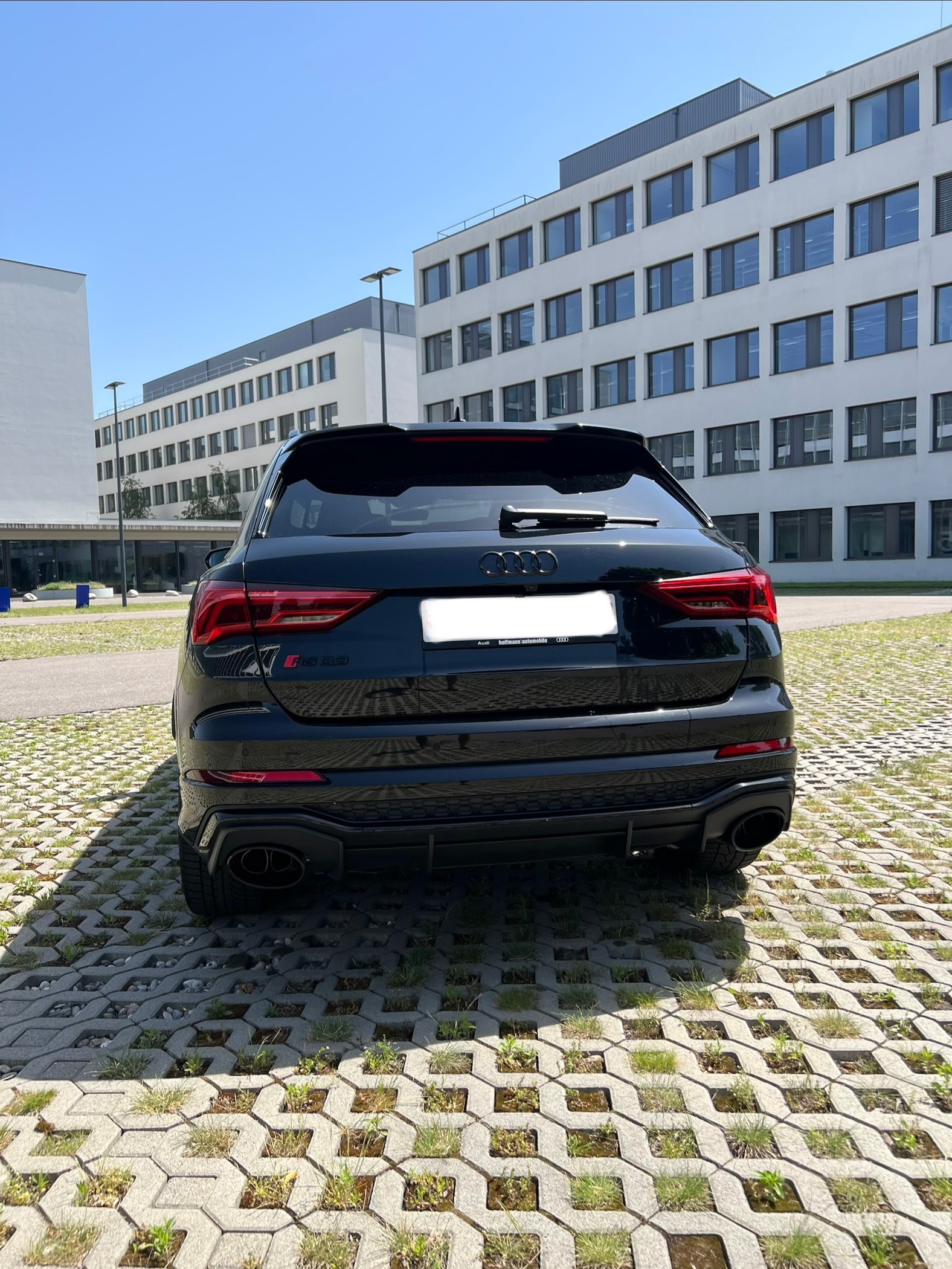 AUDI 2.5 TFSI quattro S-Tronic-image-2