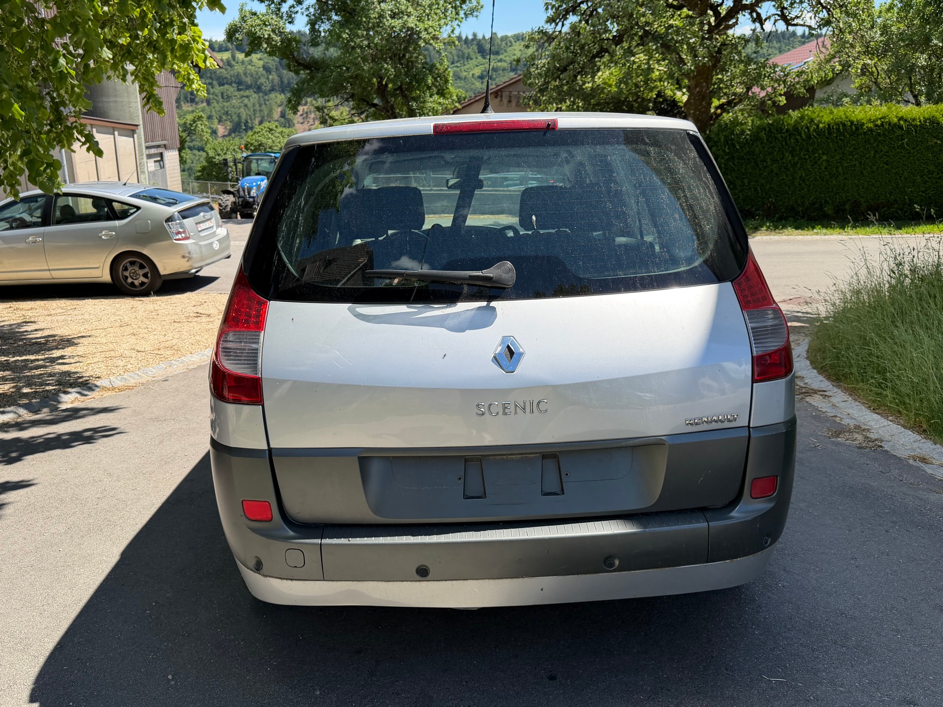 RENAULT Grand Scénic 2.0 dCi Dynamique Automatic-image-3