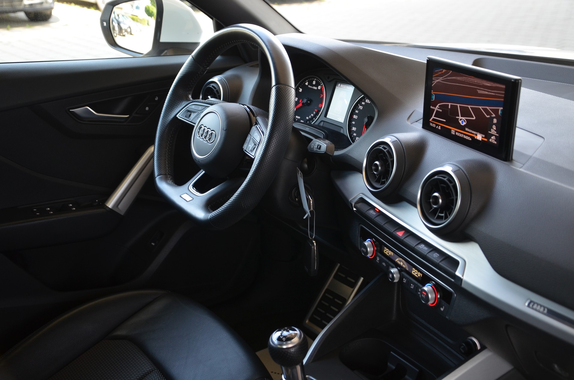 AUDI Q2 35 TFSI Sport*Ab MFK,1 Jahr oder 20000km Garantie auf Motor und Getriebe*-image-13
