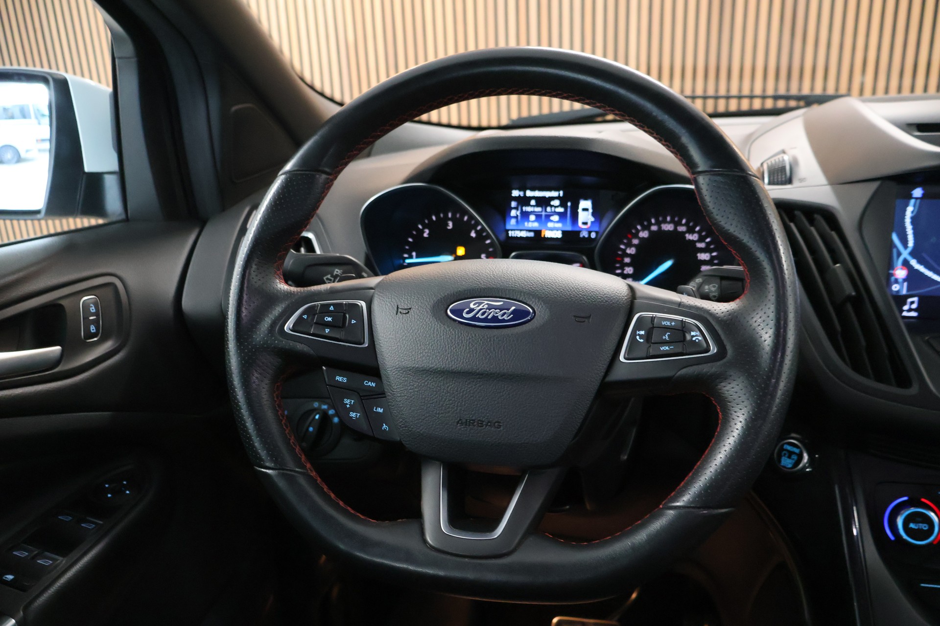 FORD Kuga 2.0 TDCi ST Line High 4WD PowerShift-image-15