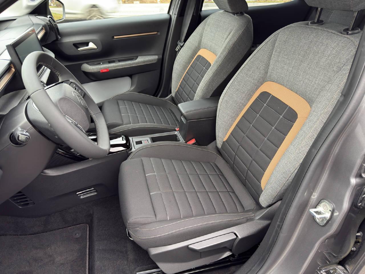 CITROEN e-C3 Aircross Plus-image-4