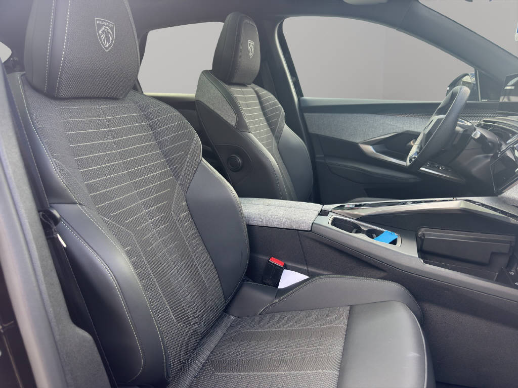 PEUGEOT 3008 1.2 Hybrid GT-image-10