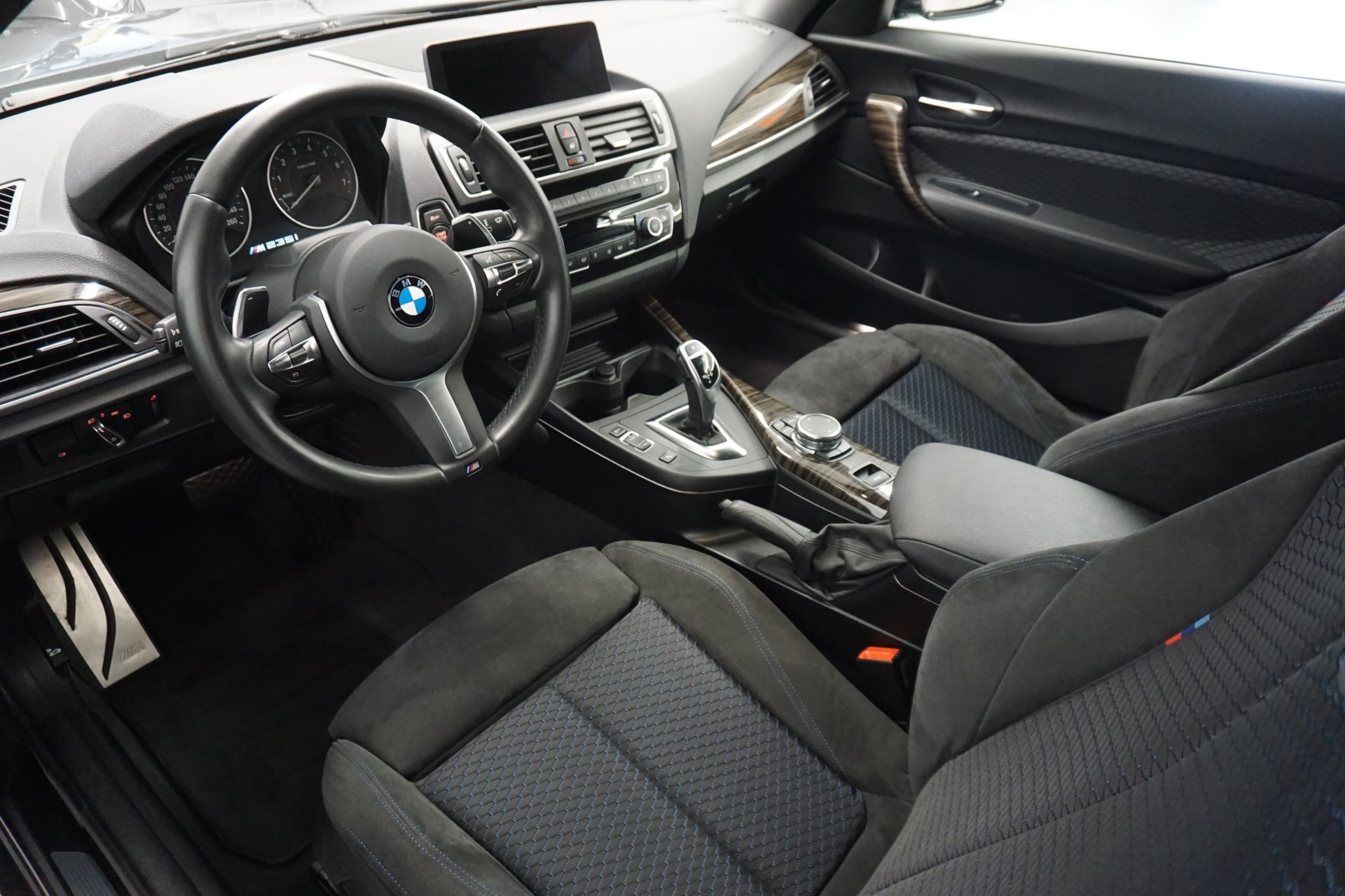 BMW M235i xDrive SAG-image-3