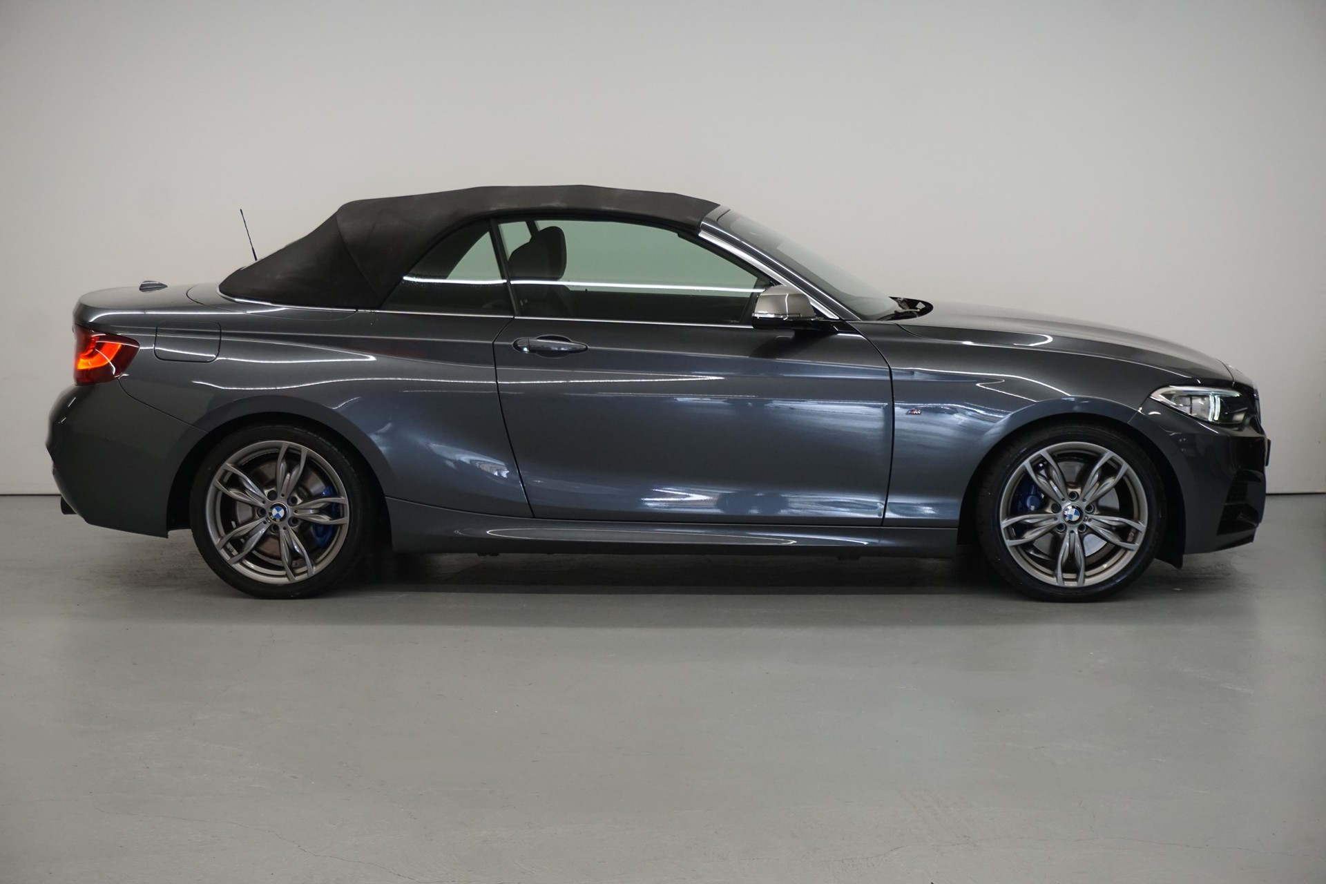 BMW M235i xDrive SAG-image-1