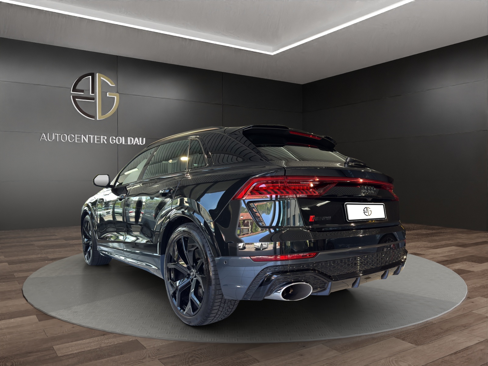 AUDI RSQ8 quattro tiptronic-image-1