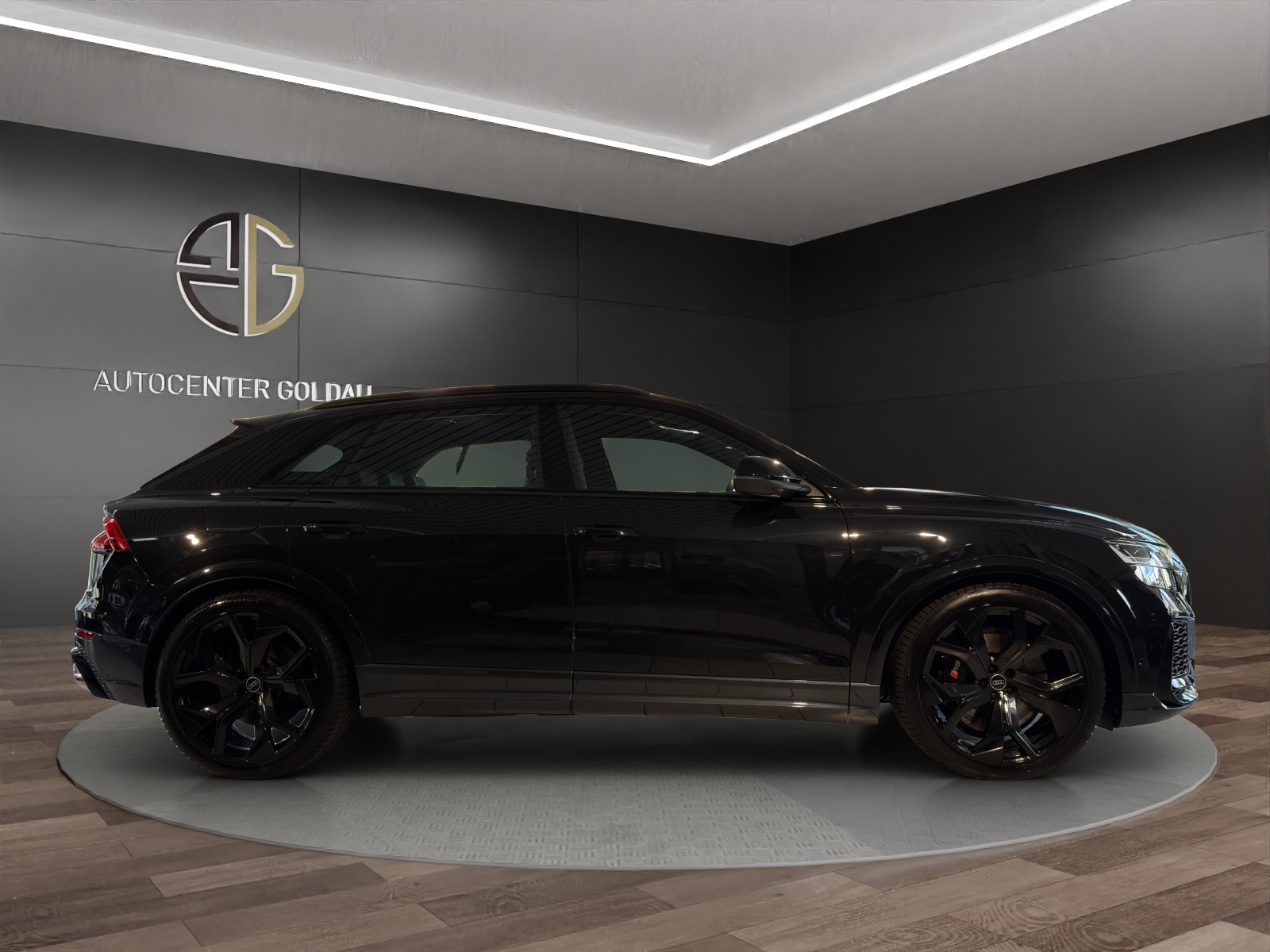 AUDI RSQ8 quattro tiptronic-image-4