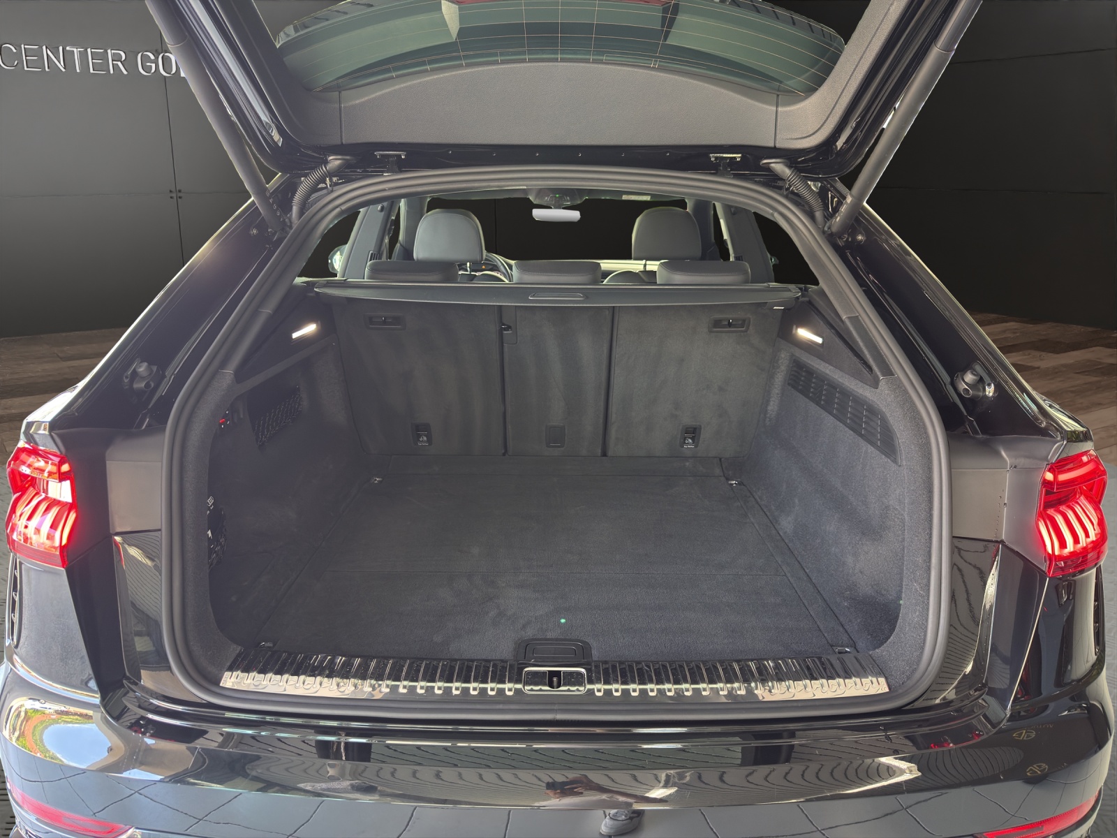AUDI RSQ8 quattro tiptronic-image-15
