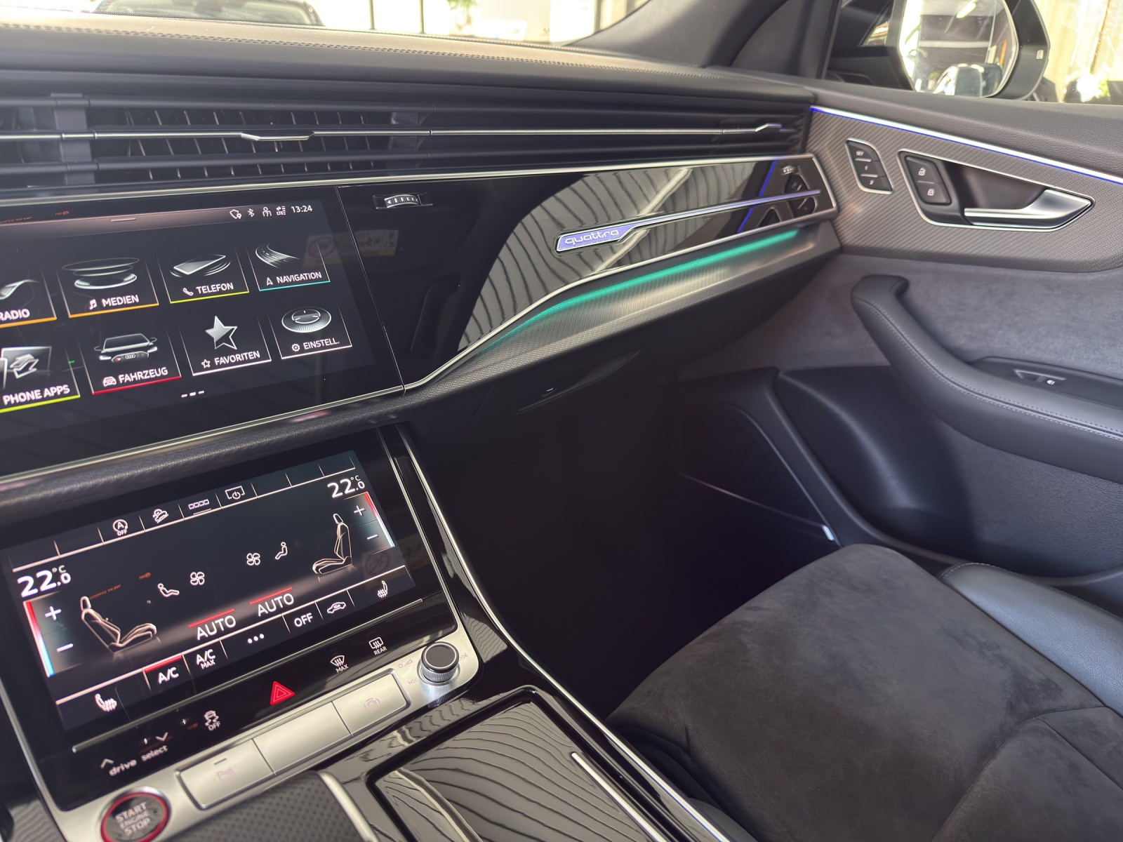 AUDI RSQ8 quattro tiptronic-image-12